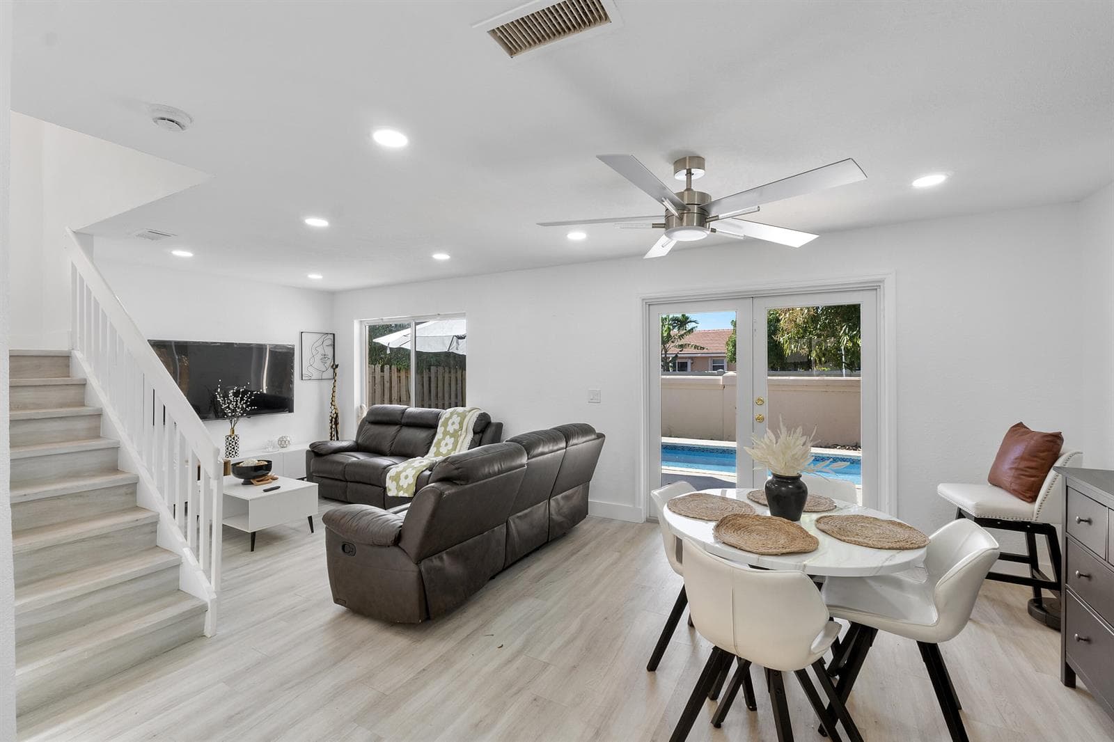6363 Seagrape Circle, Margate FL 33063 photo 5
