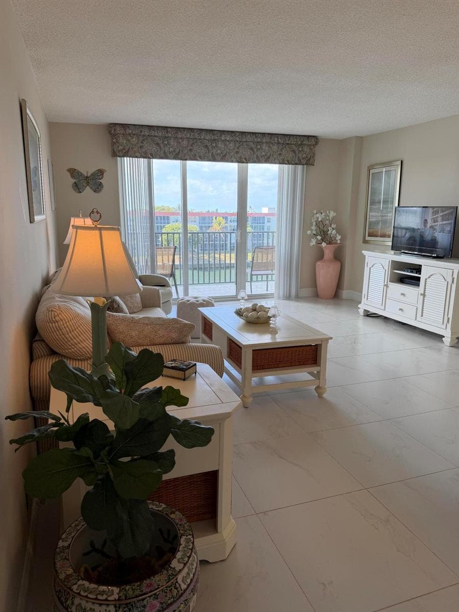 1150 Hillsboro Mile # 405, Hillsboro Beach FL 33062 photo 3