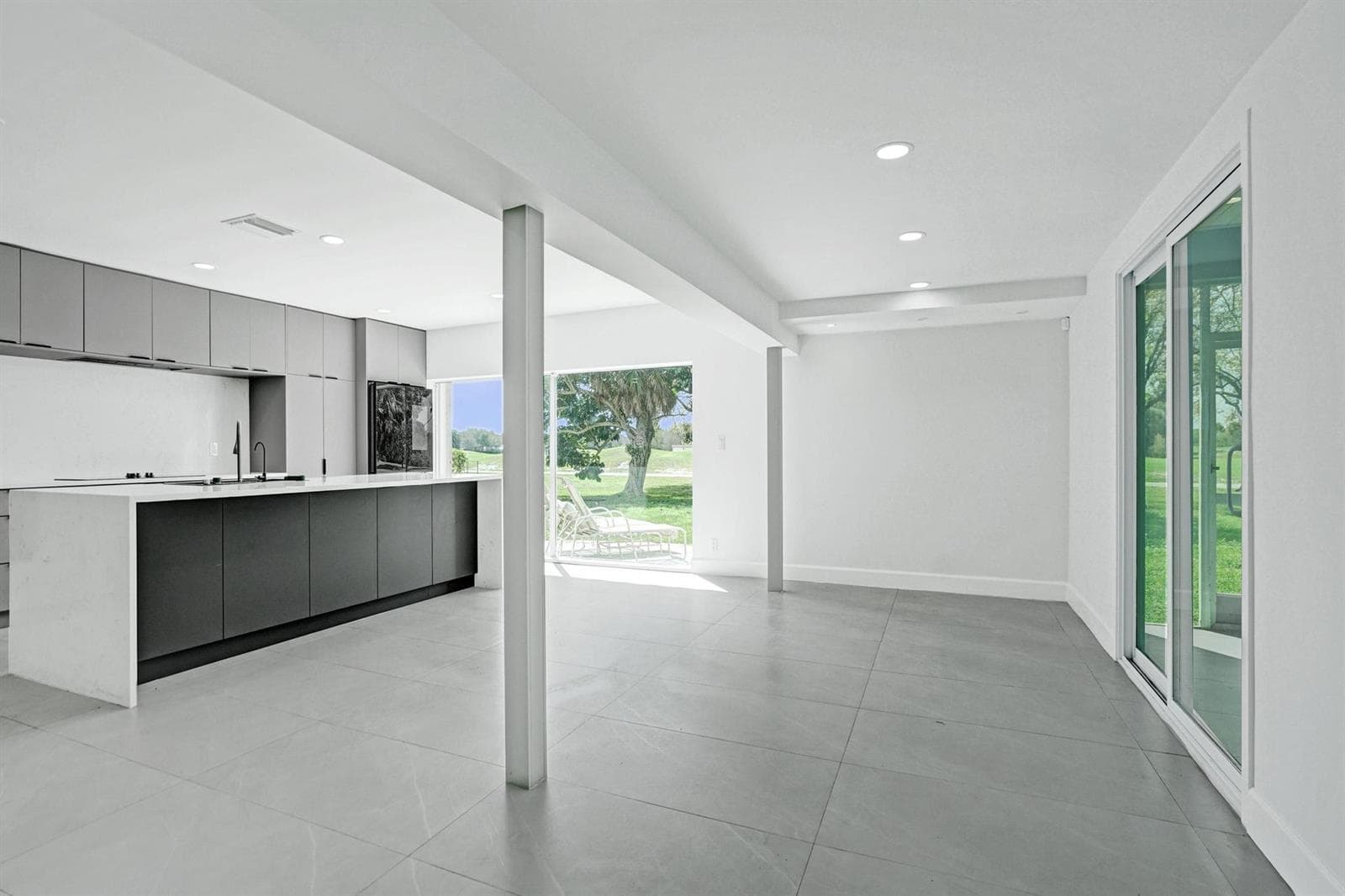 6700 E Tropical Way, Plantation FL 33317 photo 2