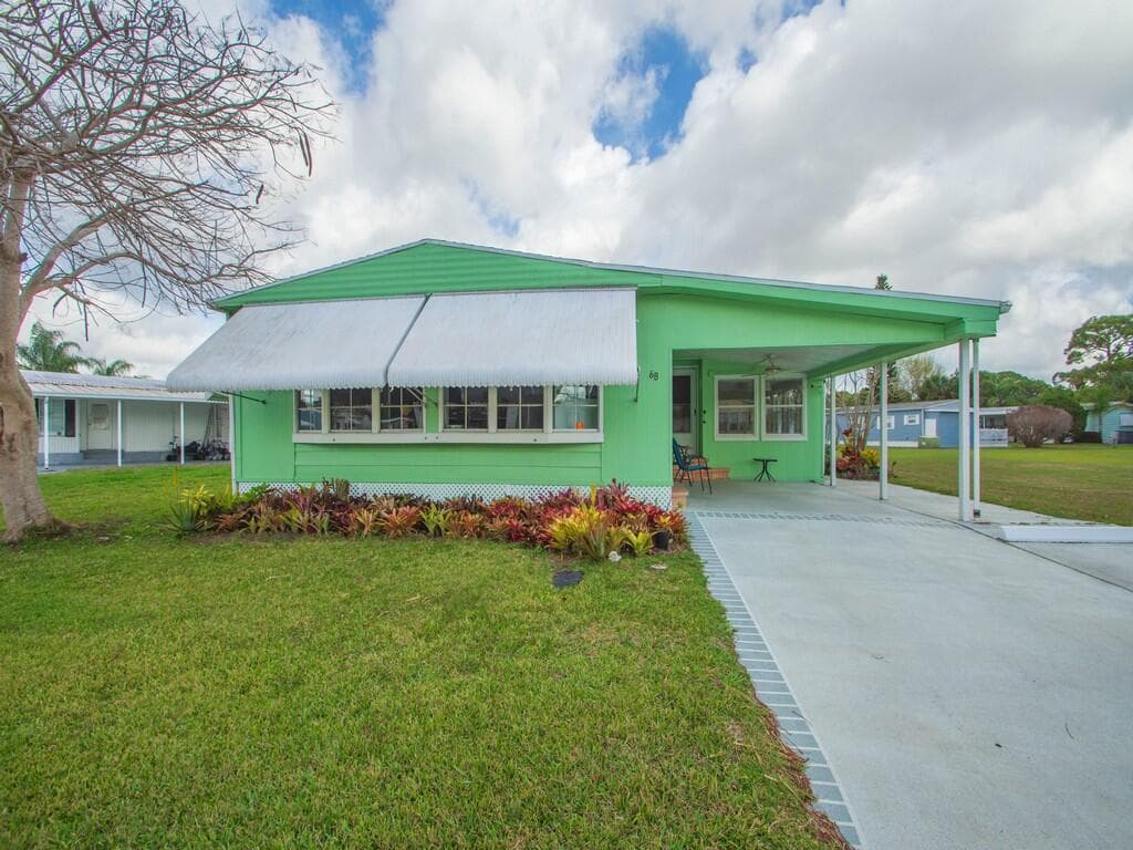 68 W Caribbean, Port St. Lucie FL 34952 photo 5