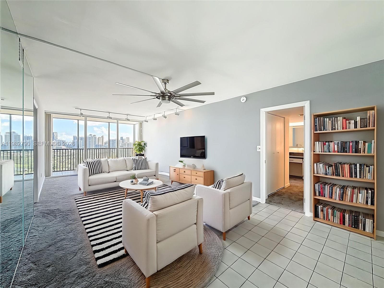 20301 W Country Club Dr # 2428, Aventura FL 33180 photo 2