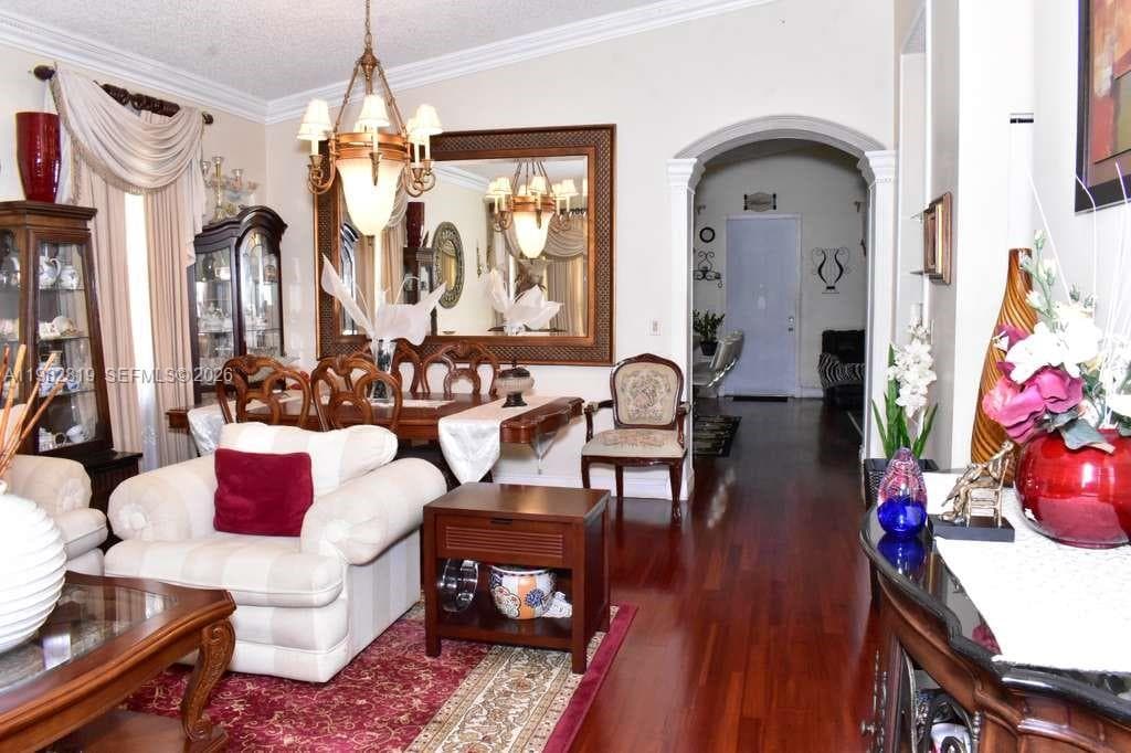 16319 SW 11th St, Pembroke Pines FL 33027 photo 2