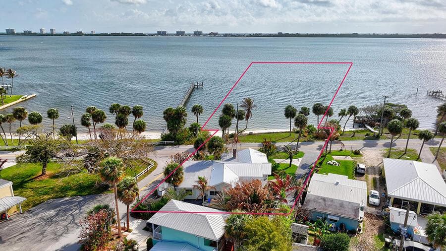 4490 NE Indian River Drive, Jensen Beach FL 34957 photo 3