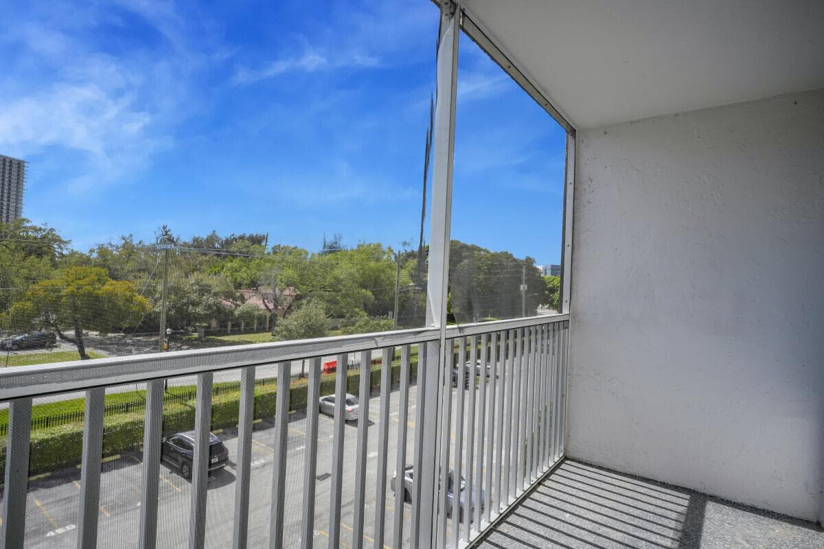 16851 NE 23rd Avenue # A408, North Miami Beach FL 33160 photo 5