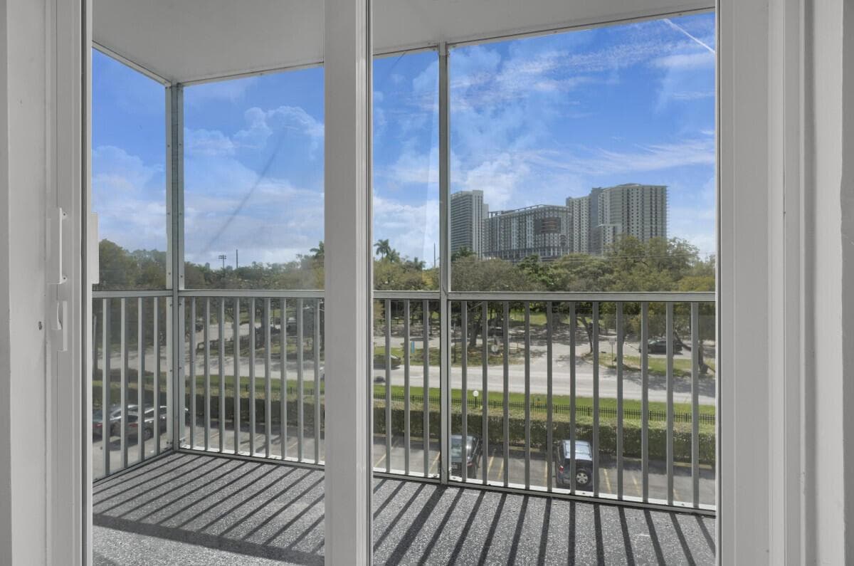 16851 NE 23rd Avenue # A408, North Miami Beach FL 33160 photo 4