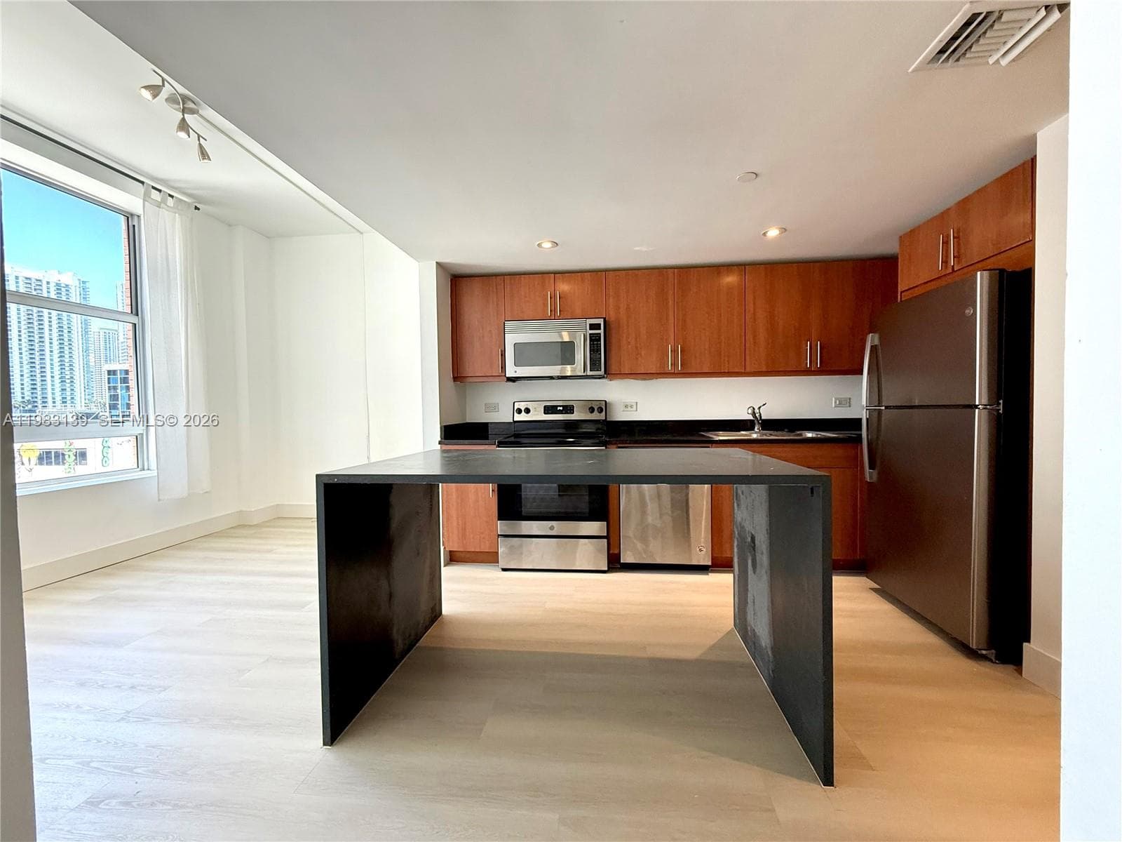 111 E Flagler St # 805, Miami FL 33131 photo 2