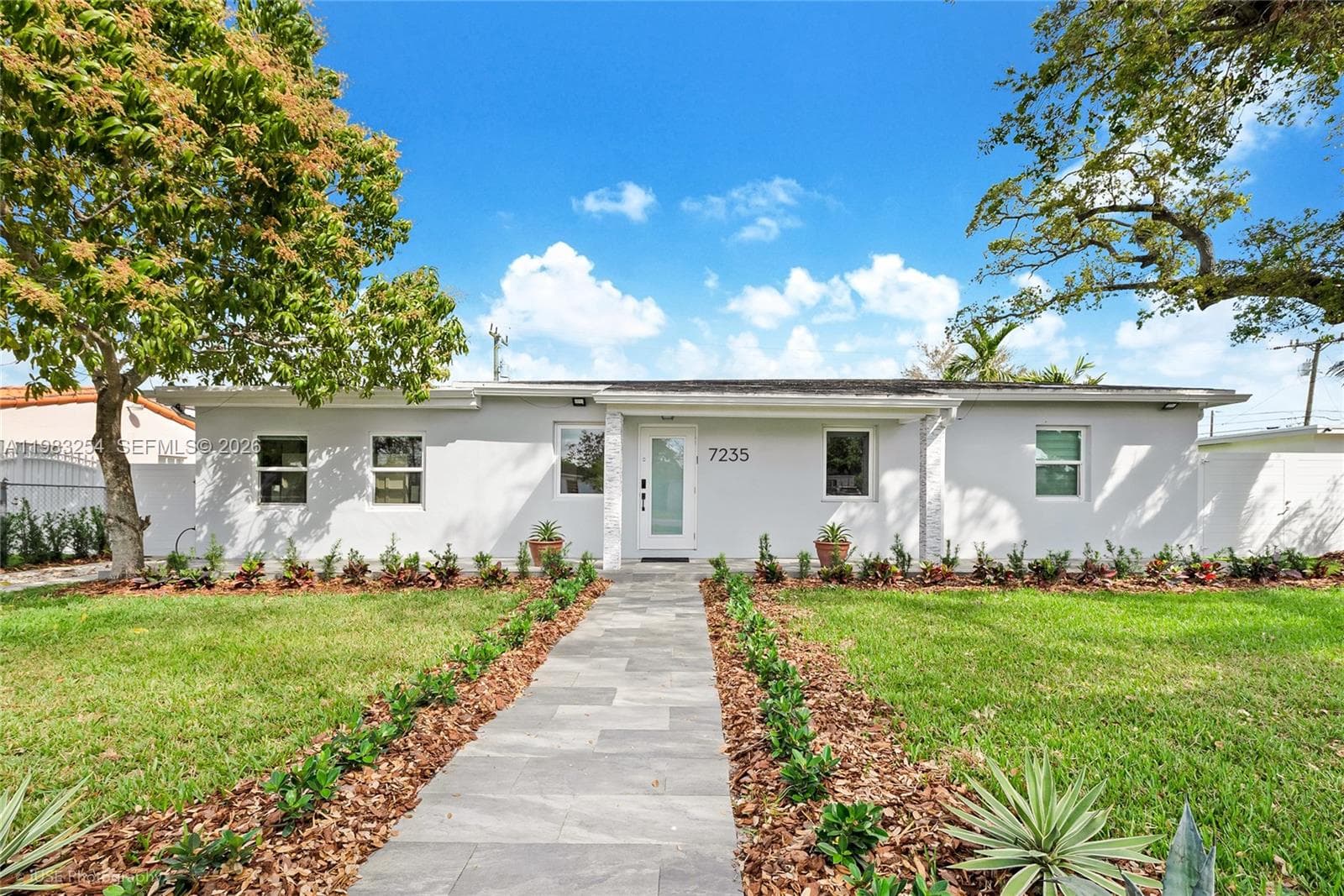 7235 SW 39th St, Miami FL 33155 photo 2