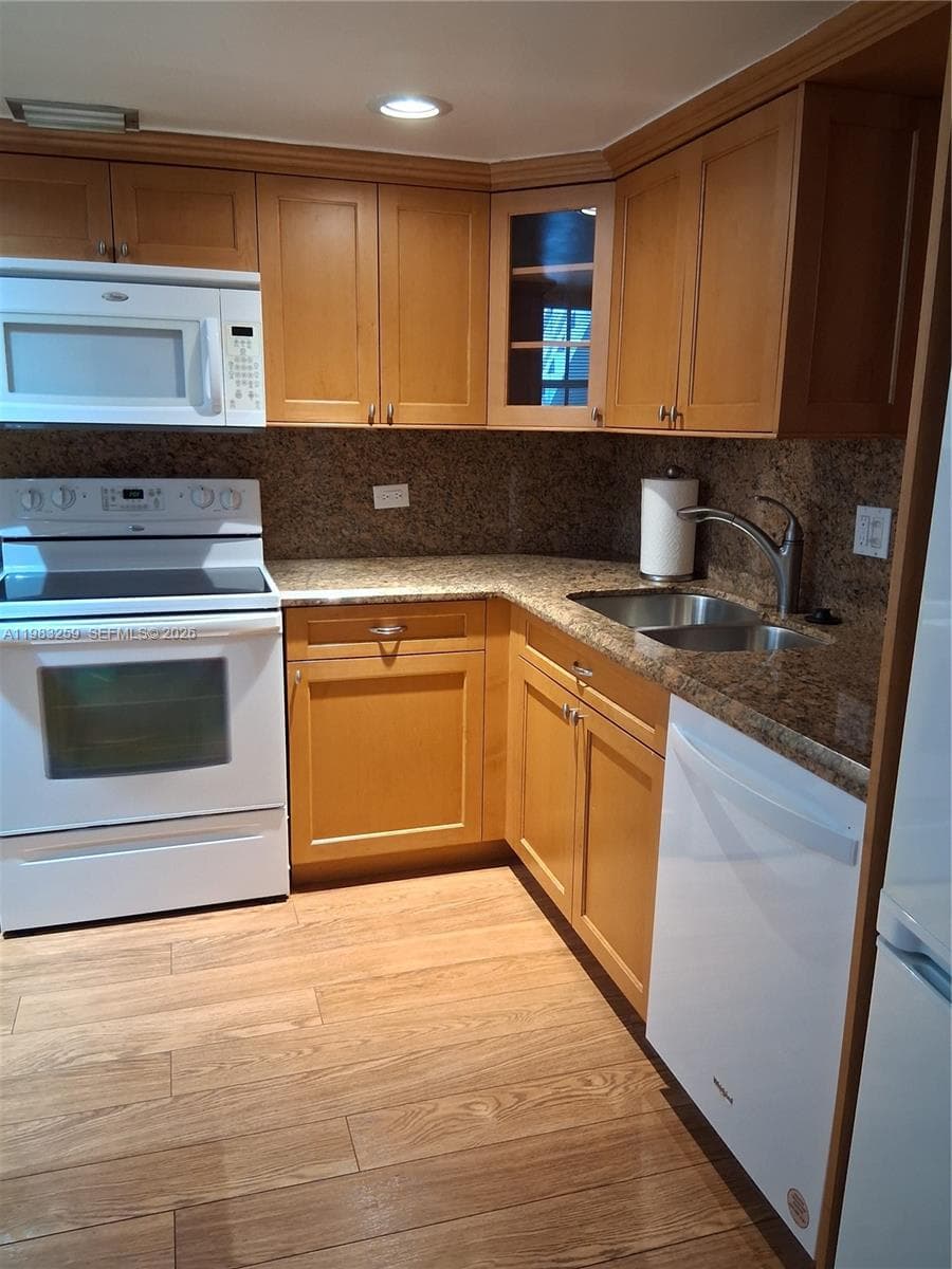 7556 Stirling Rd # 123, Davie FL 33024 photo 2