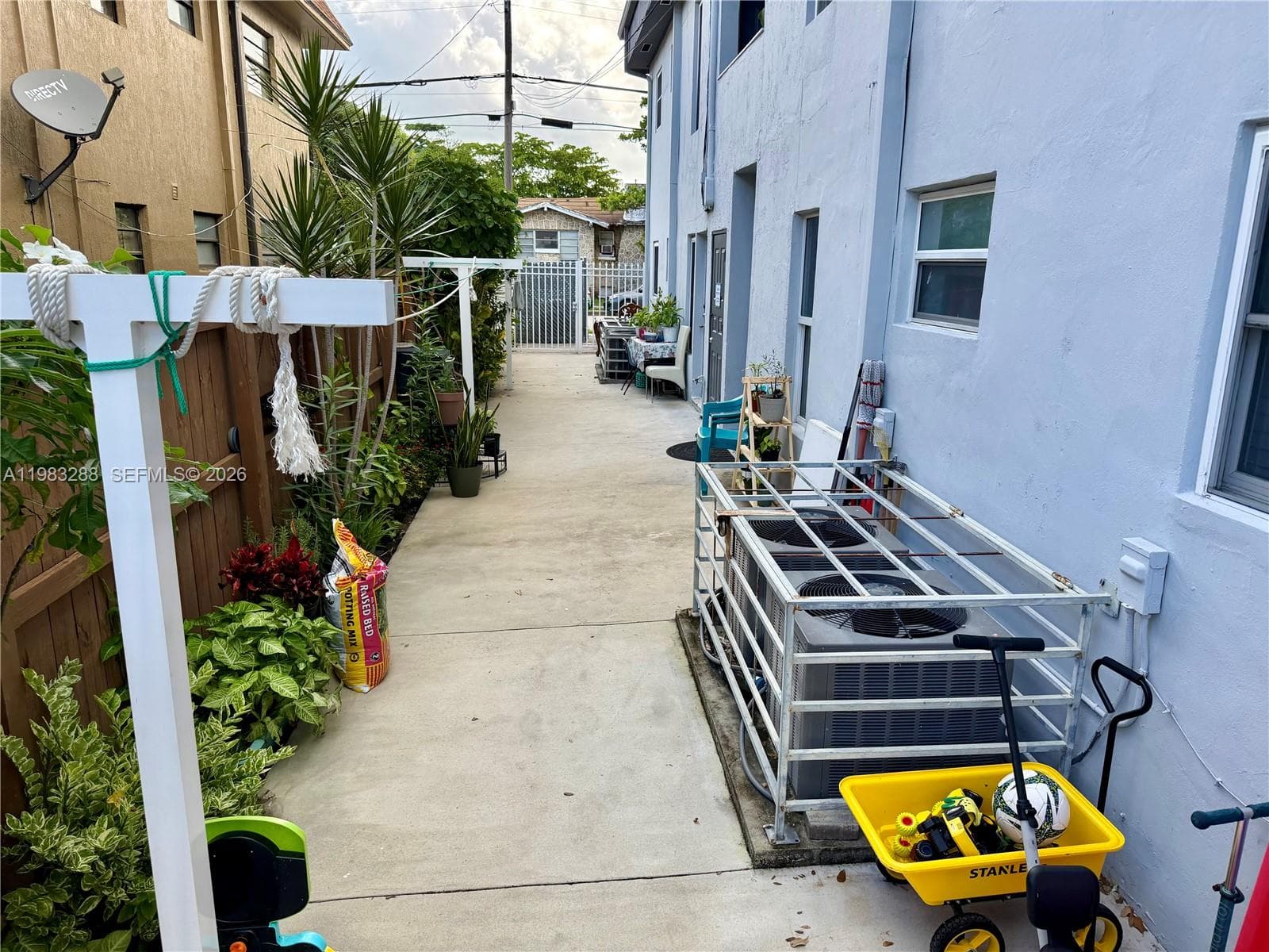1305 NW 4th St # 3, Miami, FL 33125 photo 3