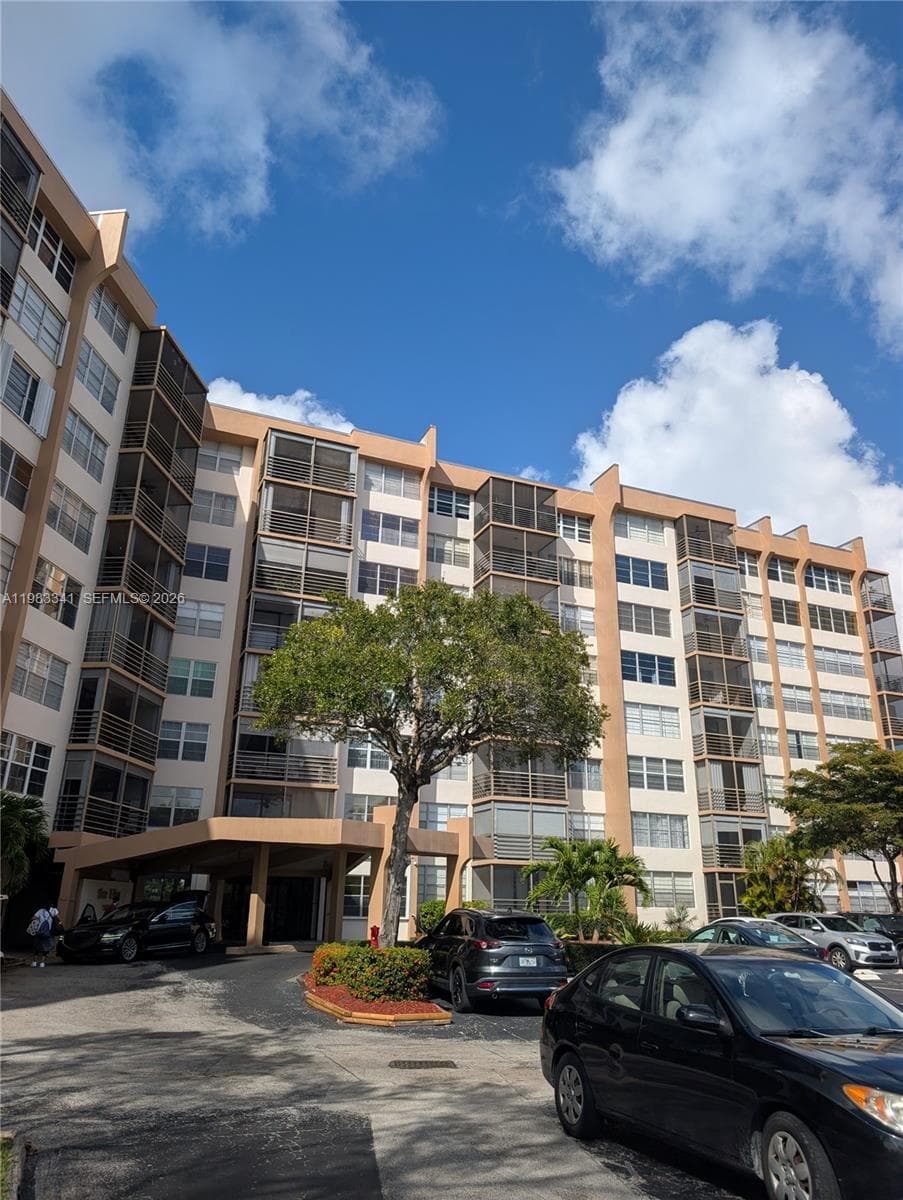 1000 E Saint Charles Pl # 519, Pembroke Pines FL 33026 photo 2