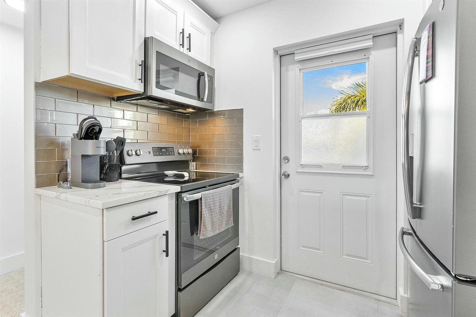 330 N Federal Highway, Deerfield Beach FL 33441 photo 4