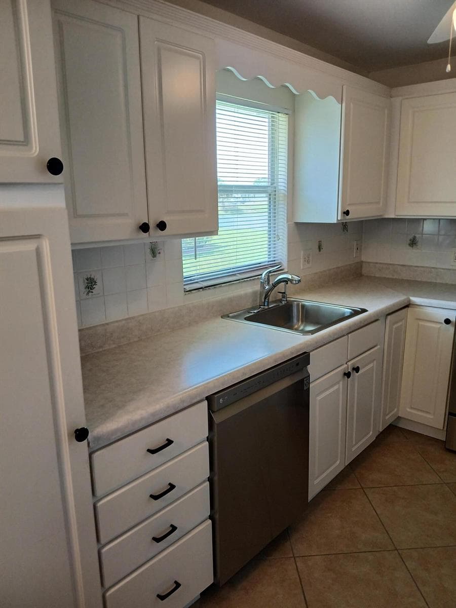 92 Seville Drive, Delray Beach FL 33446 photo 5