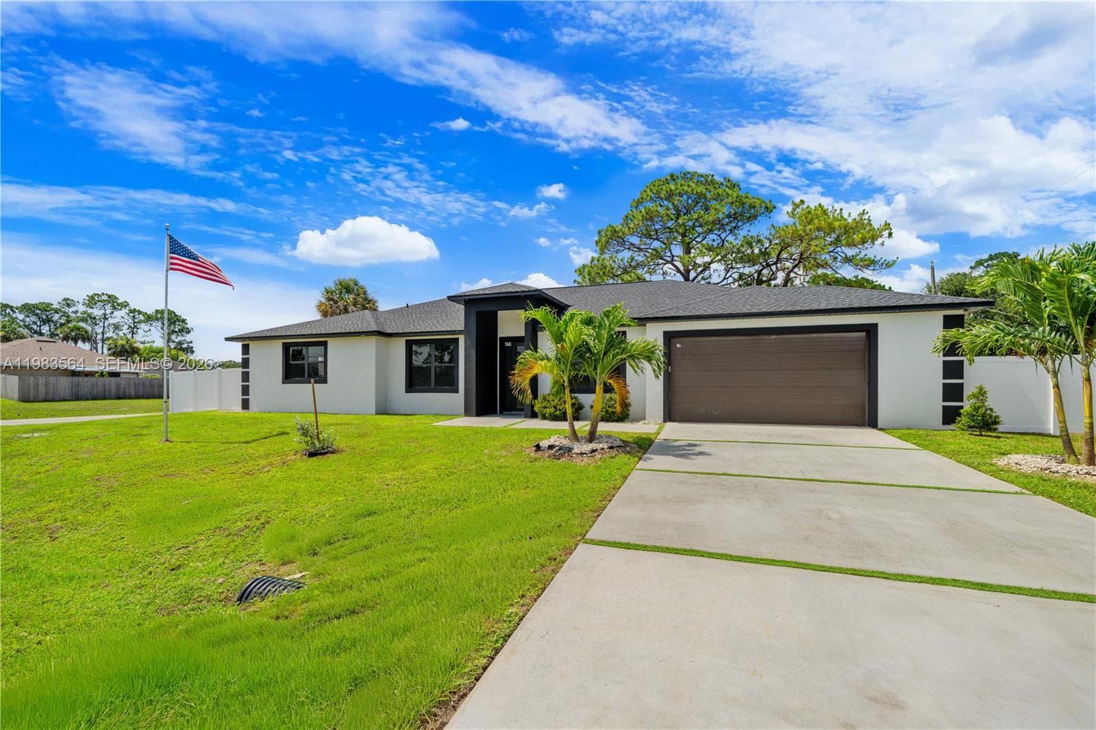 471 NE Americana, Palm Bay FL 32907 photo 3