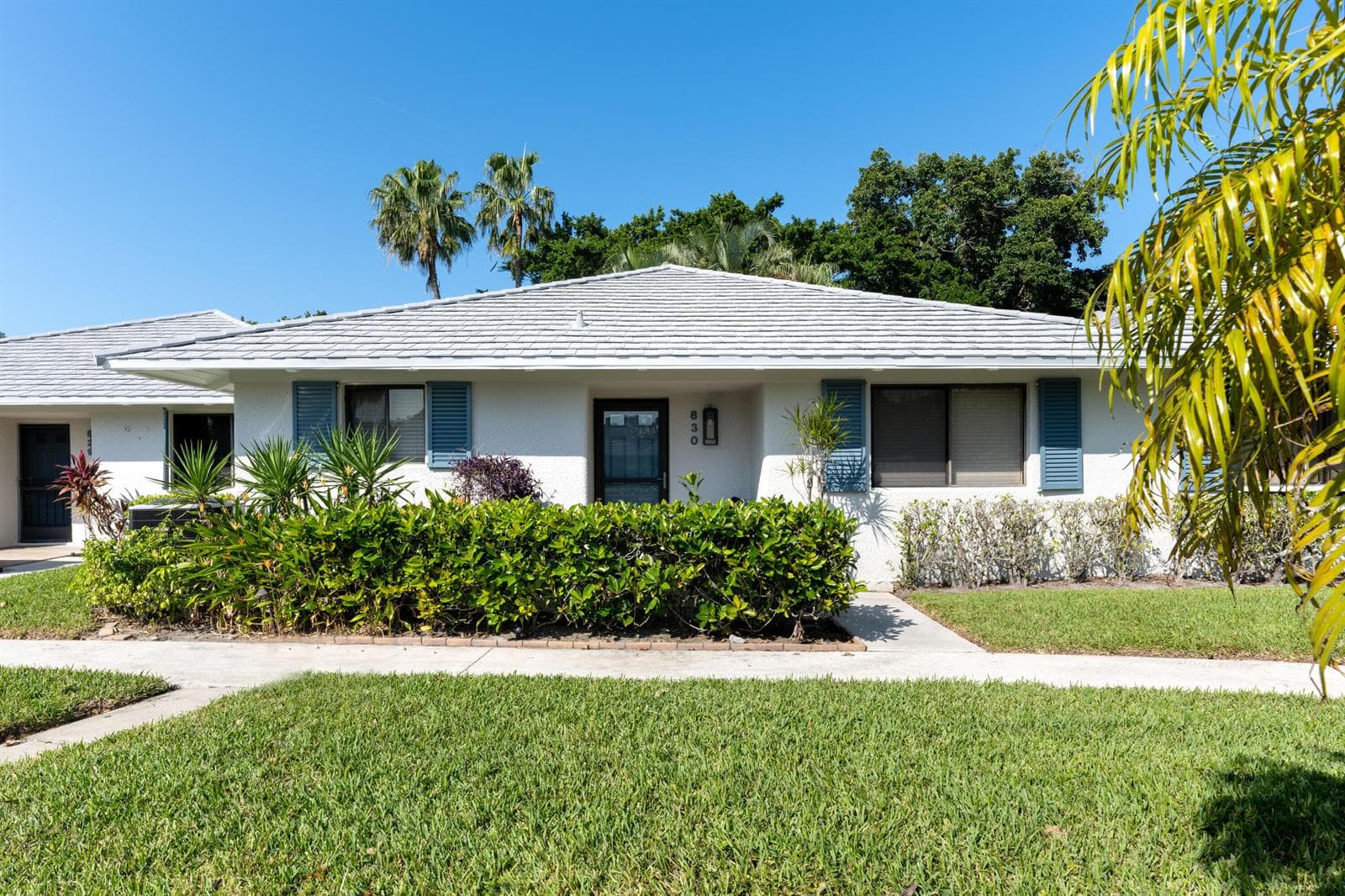 830 Club Drive, Palm Beach Gardens FL 33418 photo 2