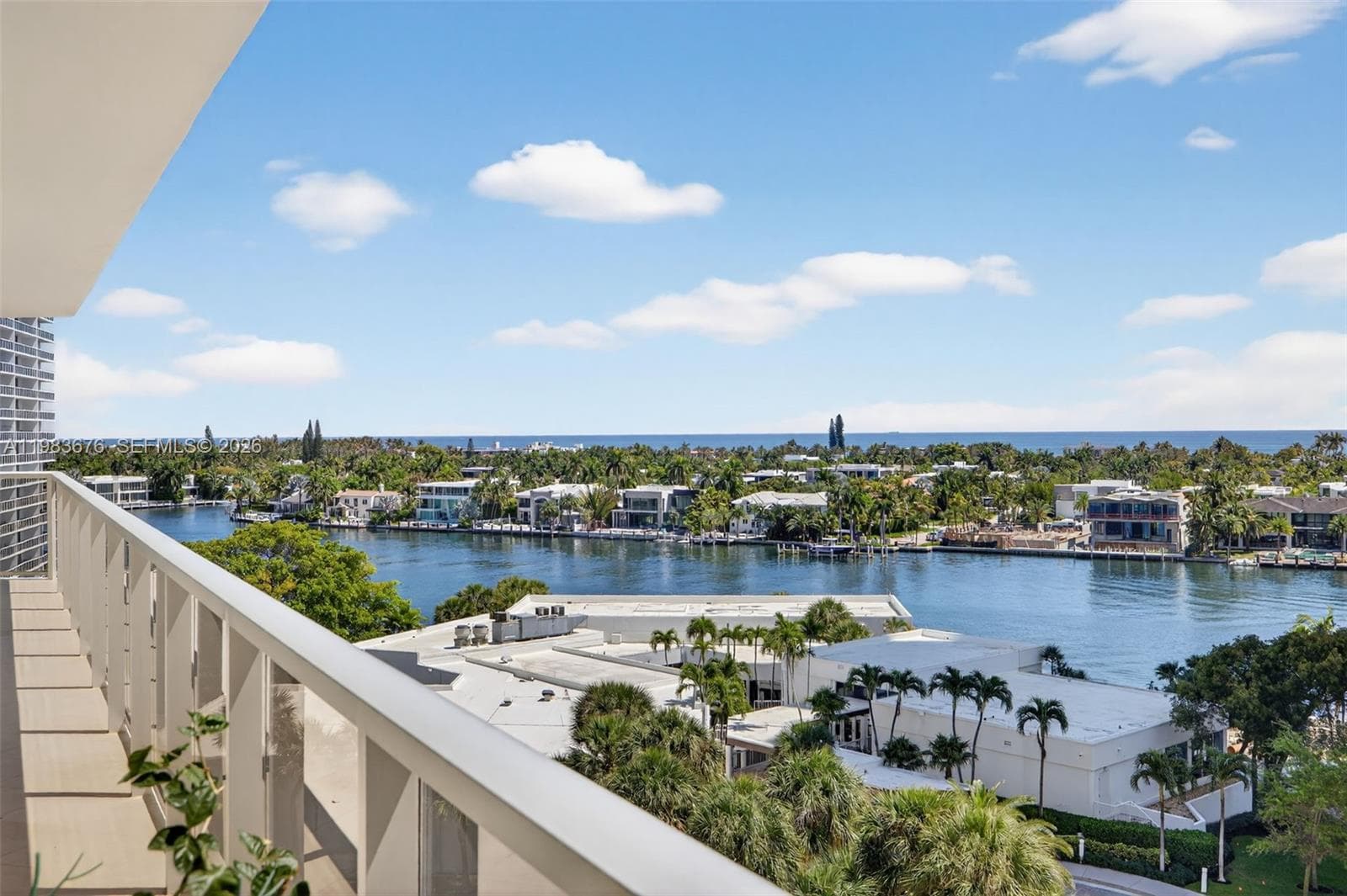 20281 E Country Club Dr # 608, Aventura FL 33180 photo 2