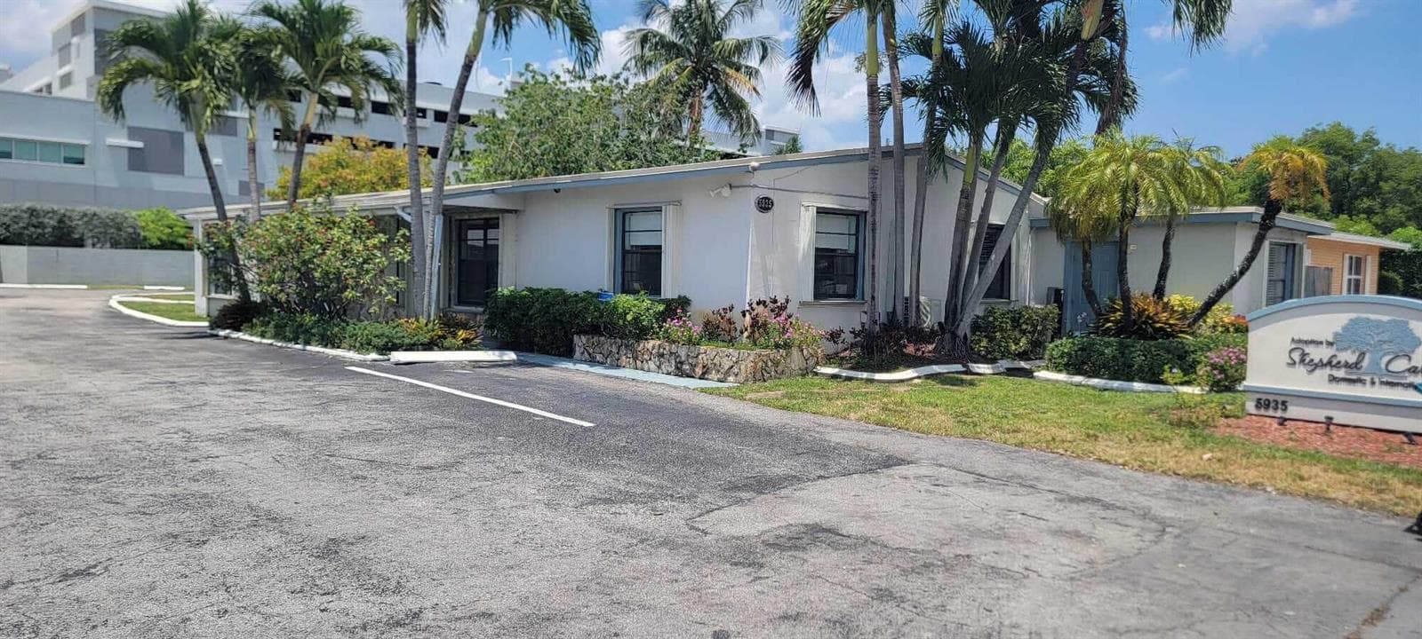 5935 Taft Street, Hollywood FL 33021 photo 2
