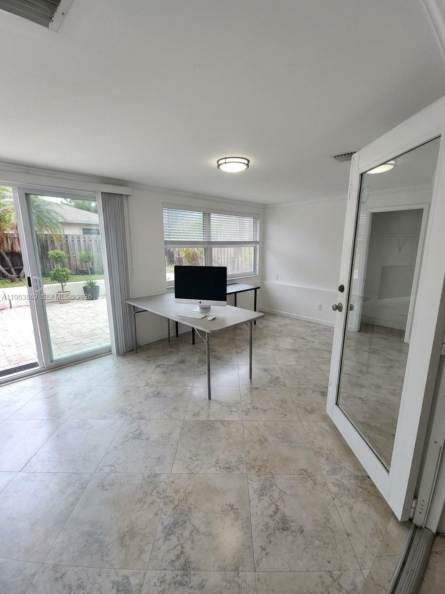 804 NE 2nd St, Hallandale Beach FL 33009 photo 4