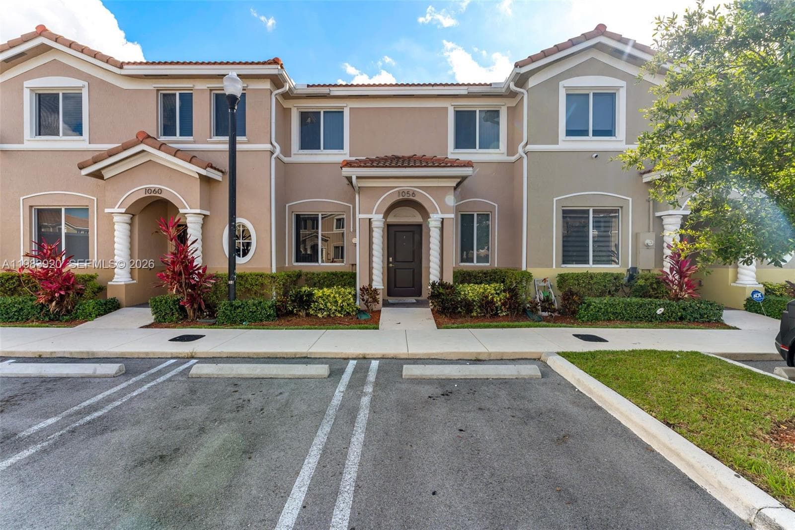 1056 SE 24th Ave, Homestead FL 33035 photo 2