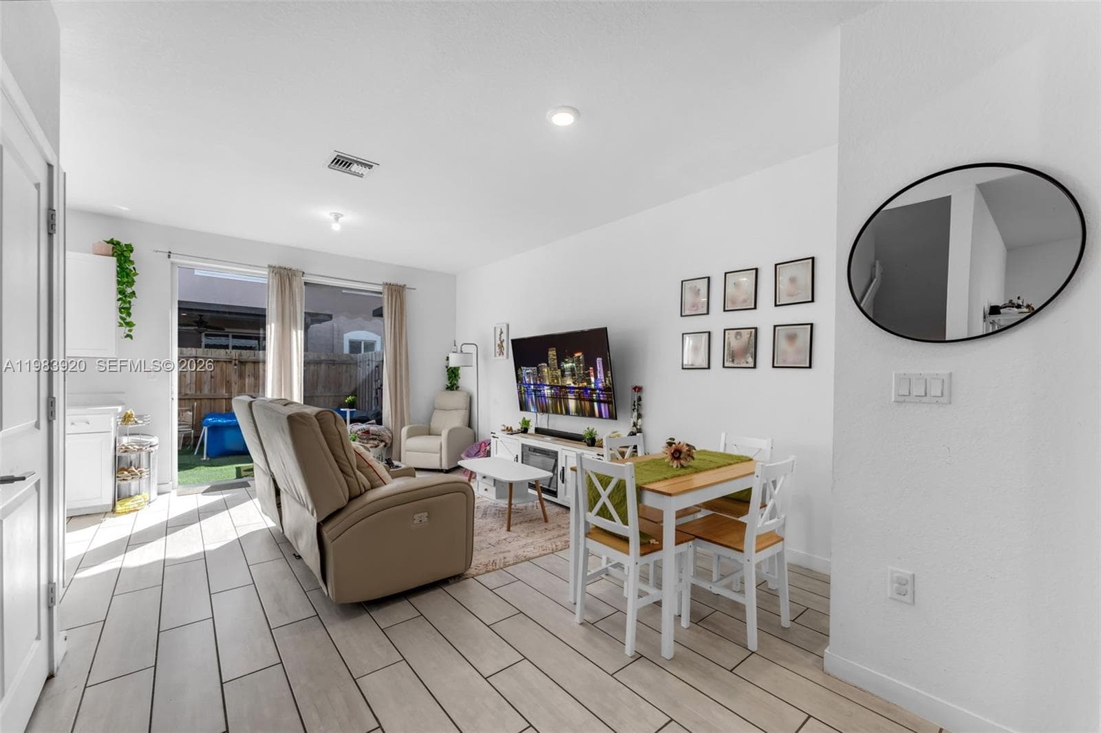 1056 SE 24th Ave, Homestead FL 33035 photo 3