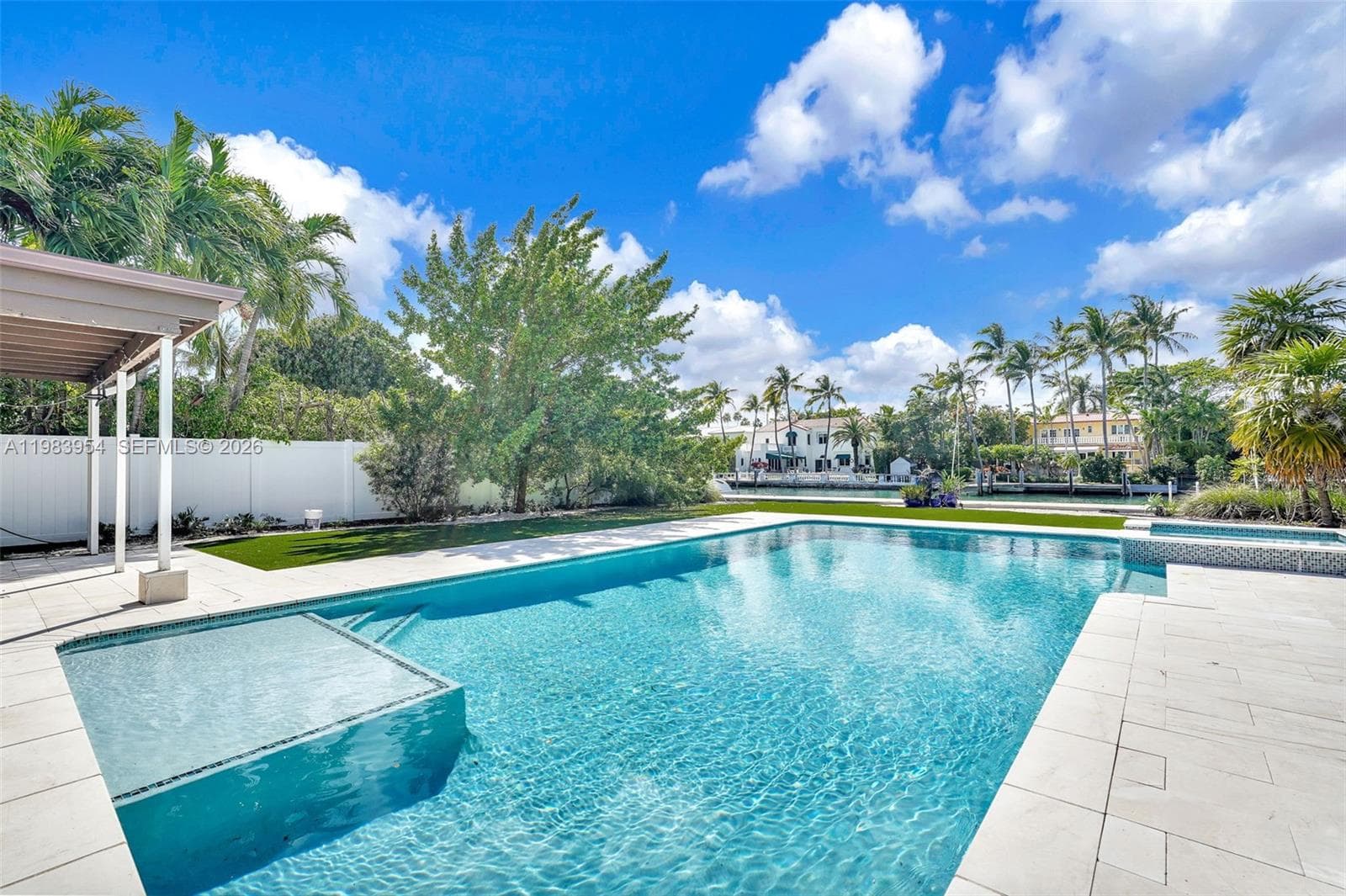 4560 Prairie Ave, Miami Beach FL 33140 photo 3