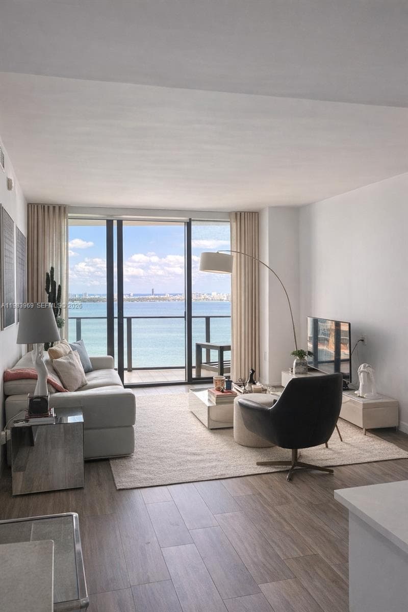 460 NE 28th St # 2807, Miami, FL 33137 photo 2