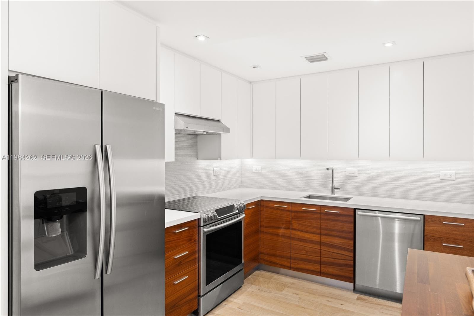 5555 Collins Ave # 17J, Miami Beach FL 33140 photo 3