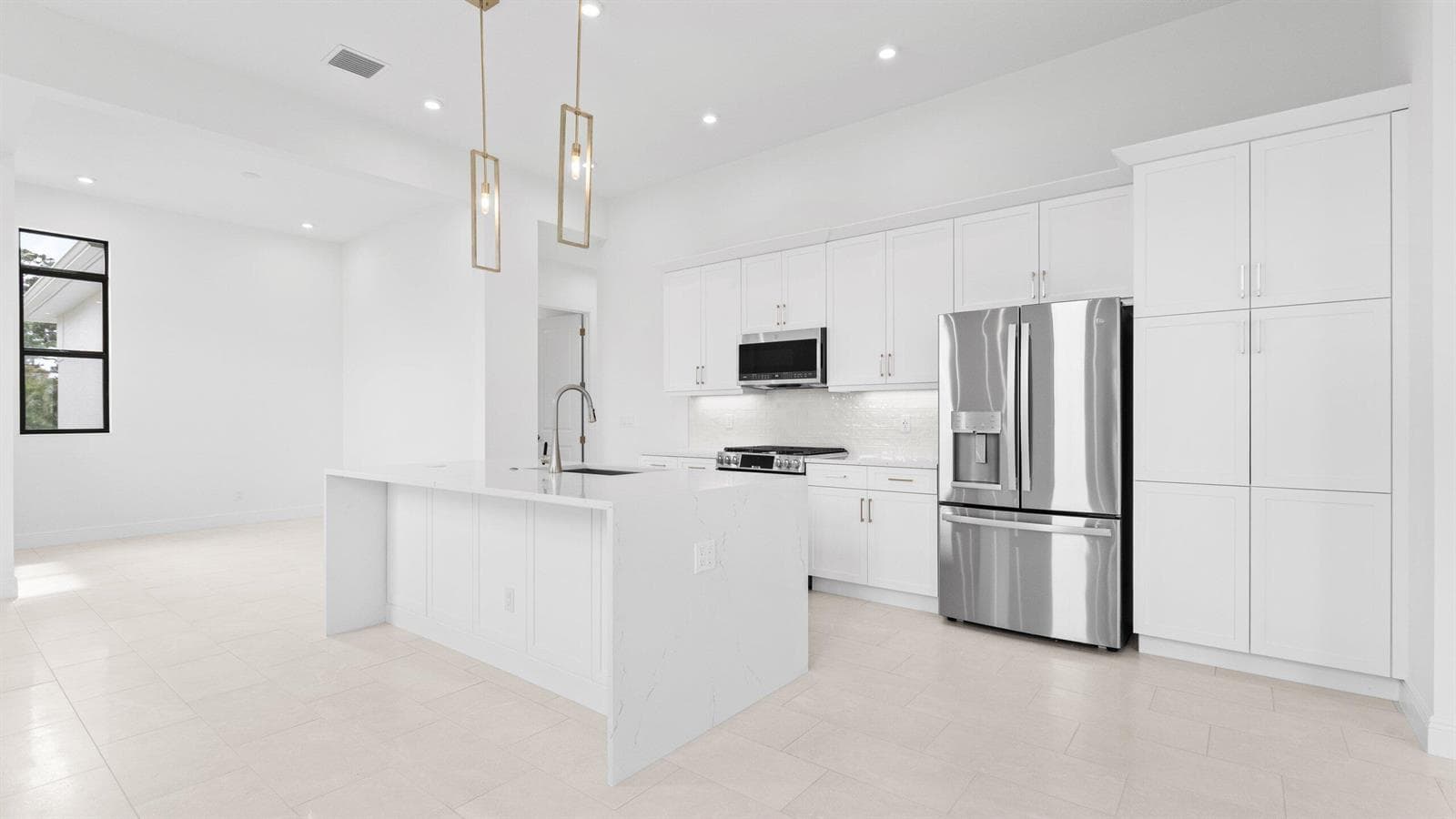 375 SE Via Sangro, Port St. Lucie, FL 34952 photo 5