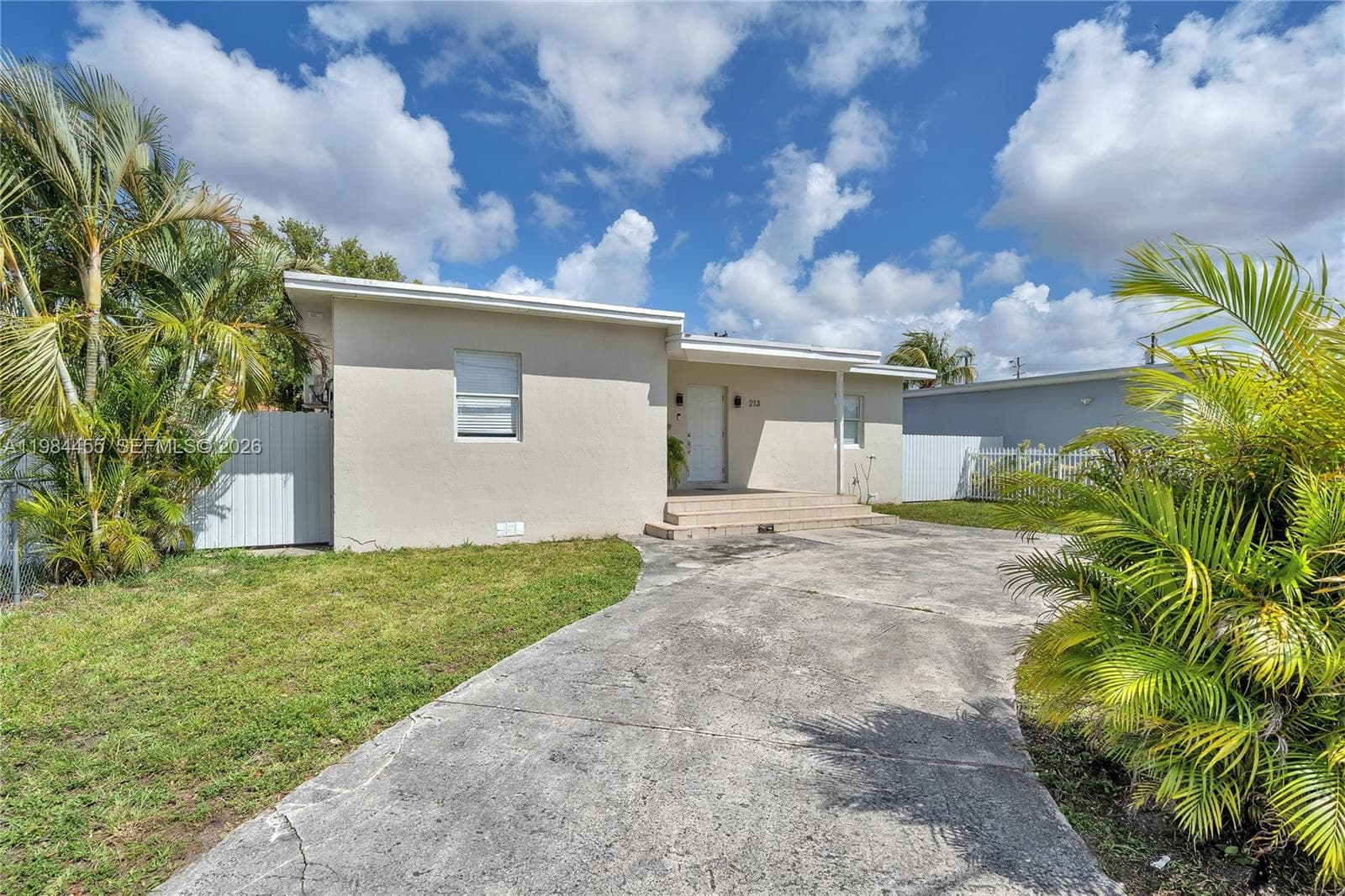 213 W 20th St, Hialeah FL 33010 photo 3