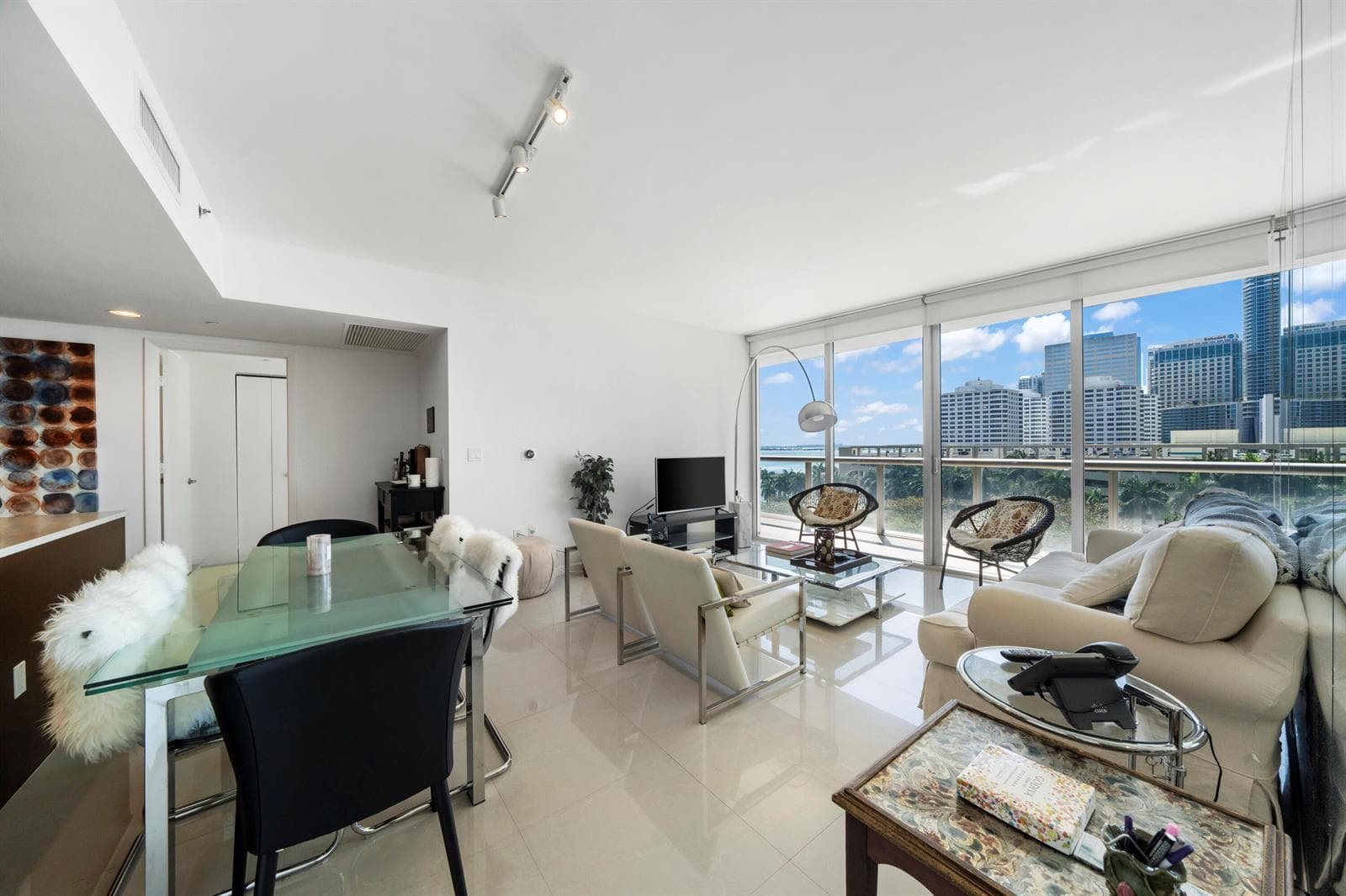 495 Brickell Avenue # 811, Miami FL 33131 photo 3