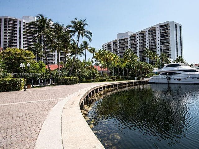 3610 Yacht Club Dr # 1002, Aventura FL 33180 photo 2