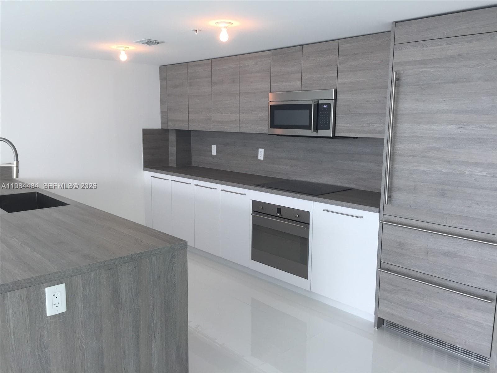 400 Sunny Isles Blvd # 1105, Sunny Isles Beach FL 33160 photo 2