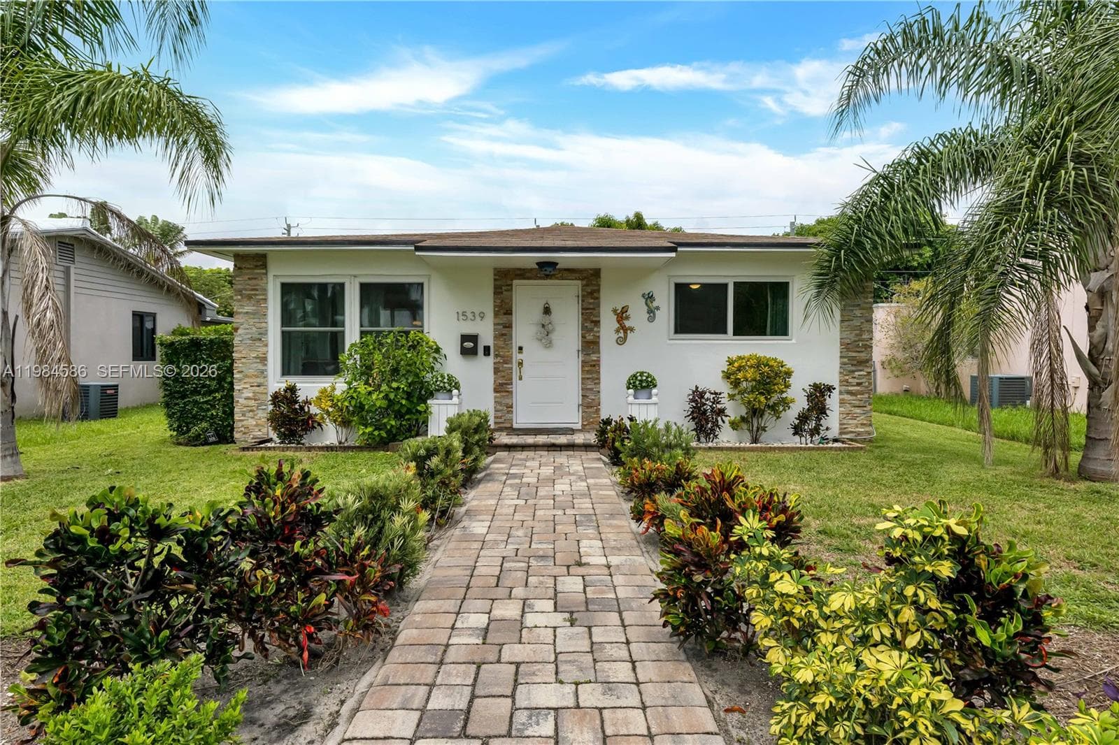 1539 Funston St, Hollywood FL 33020 photo 2