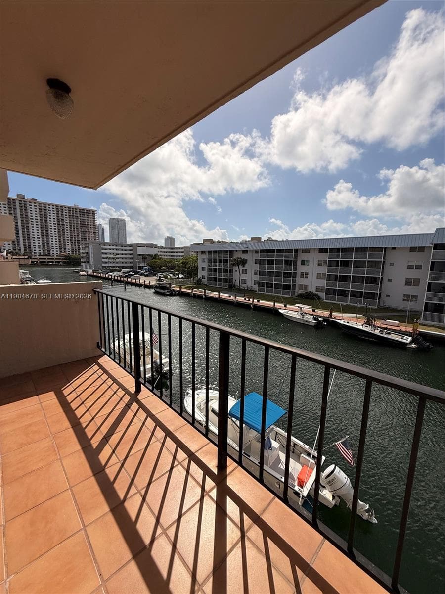 3860 NE 170th St # 304, North Miami Beach FL 33160 photo 3