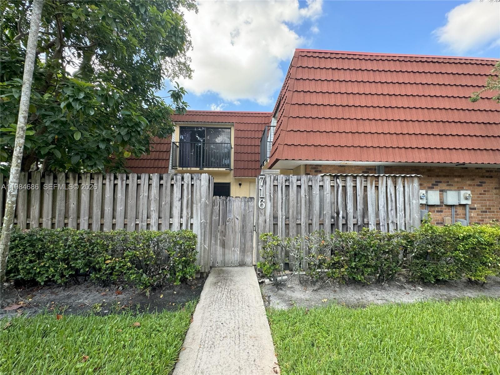 716 NW 98th Way, Plantation FL 33324 photo 3
