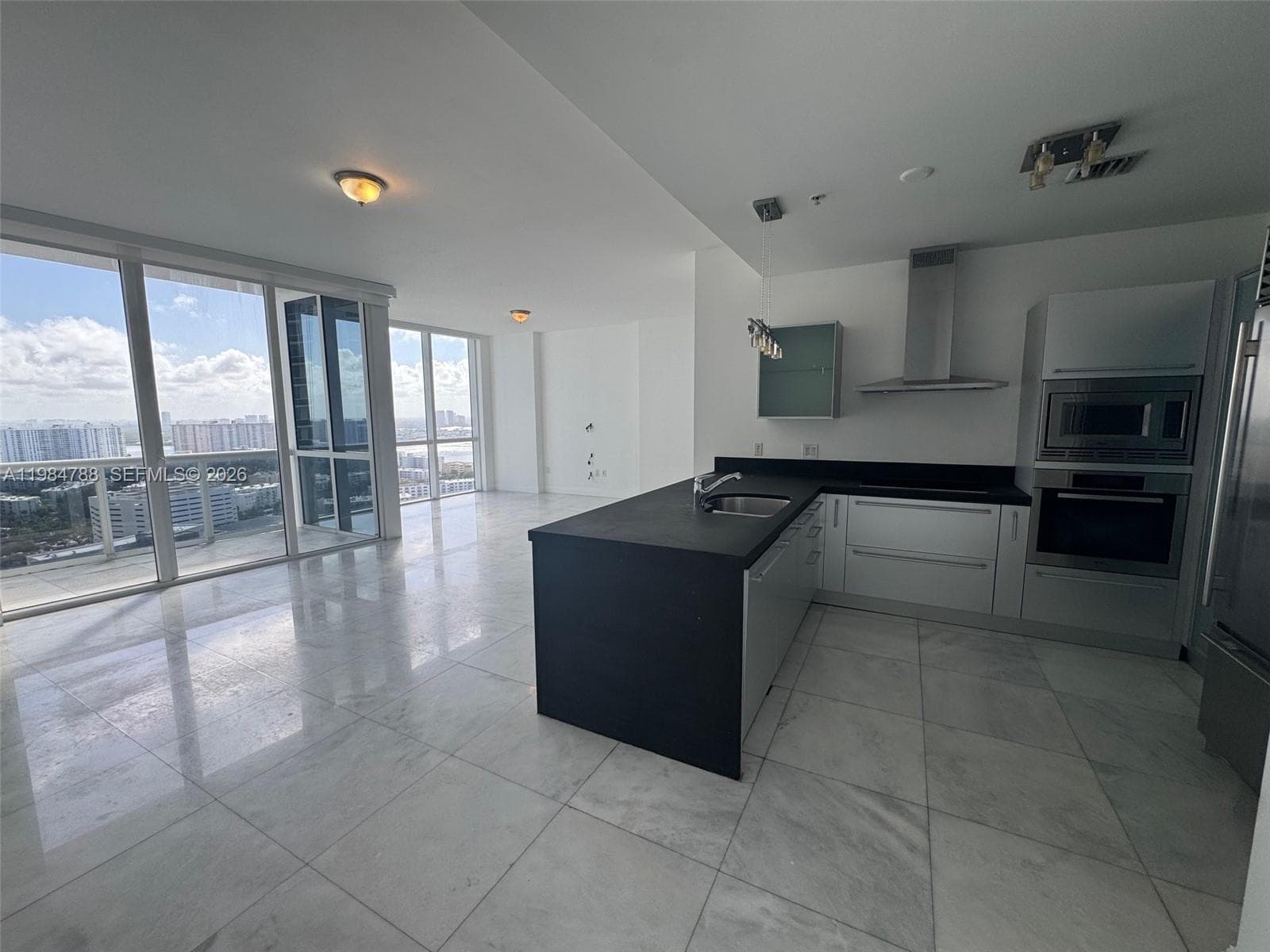 18201 Collins Ave # 3505, Sunny Isles Beach FL 33160 photo 2