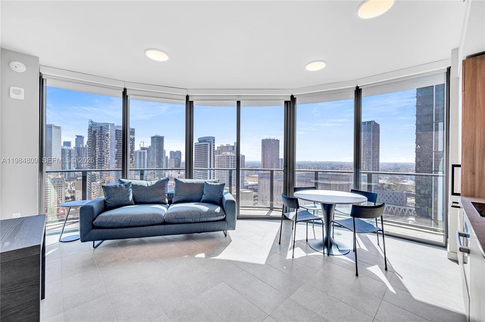 121 NE 5th St # 3005, Miami FL 33130
