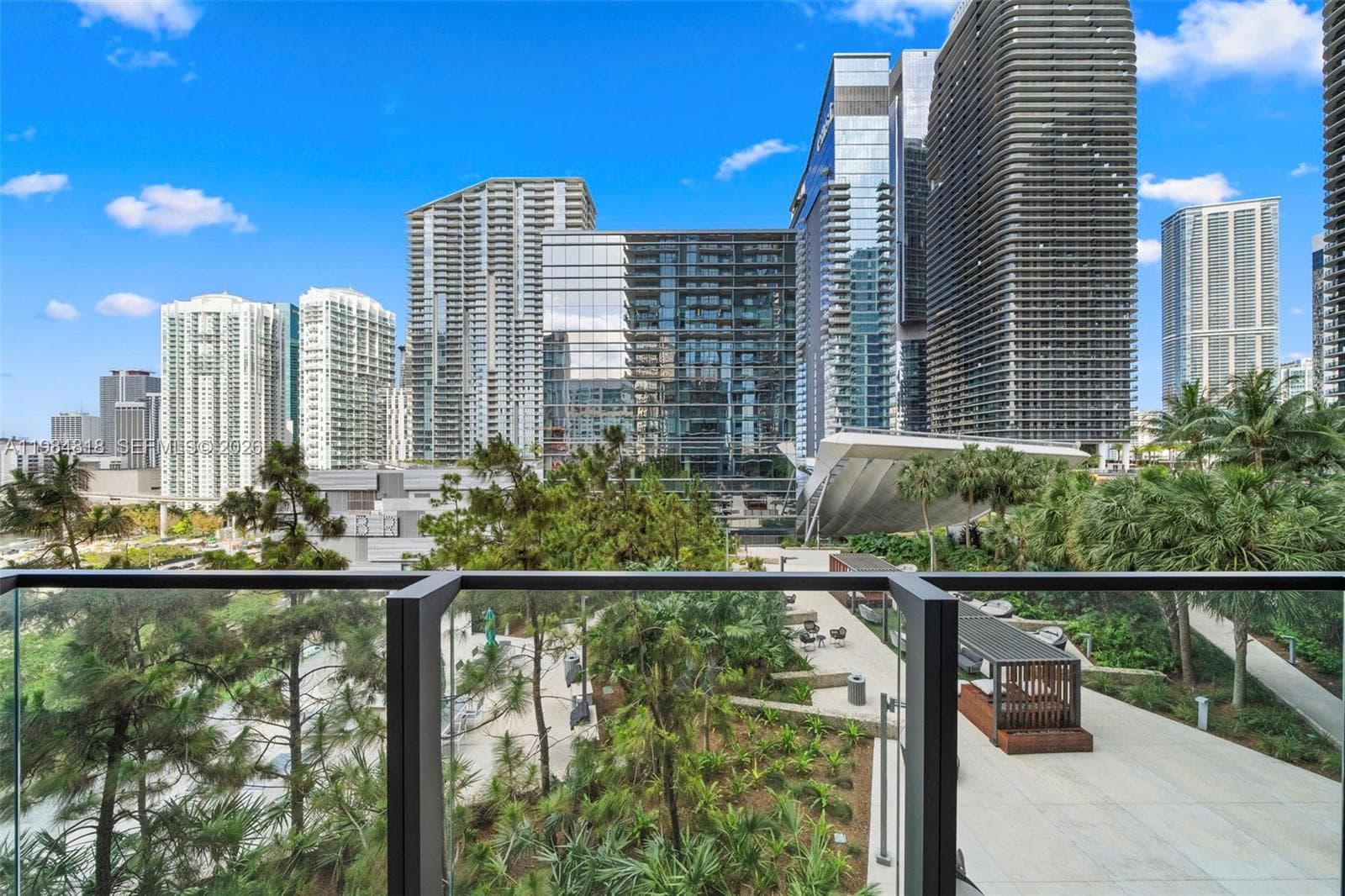 88 SW 7th St # 809, Miami FL 33130 photo 2