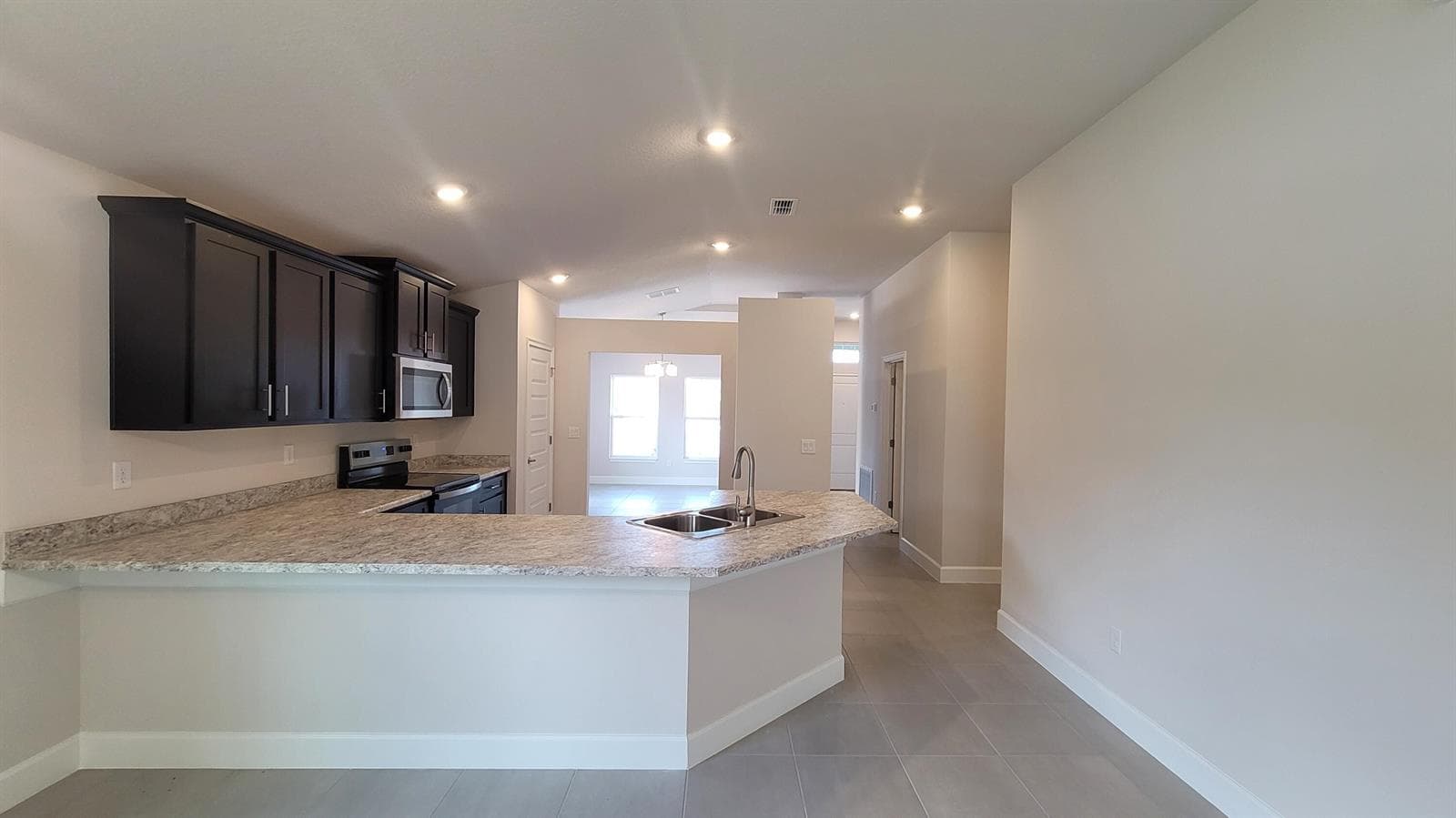 8839 Waterstone Boulevard, Fort Pierce, FL 34951 photo 5