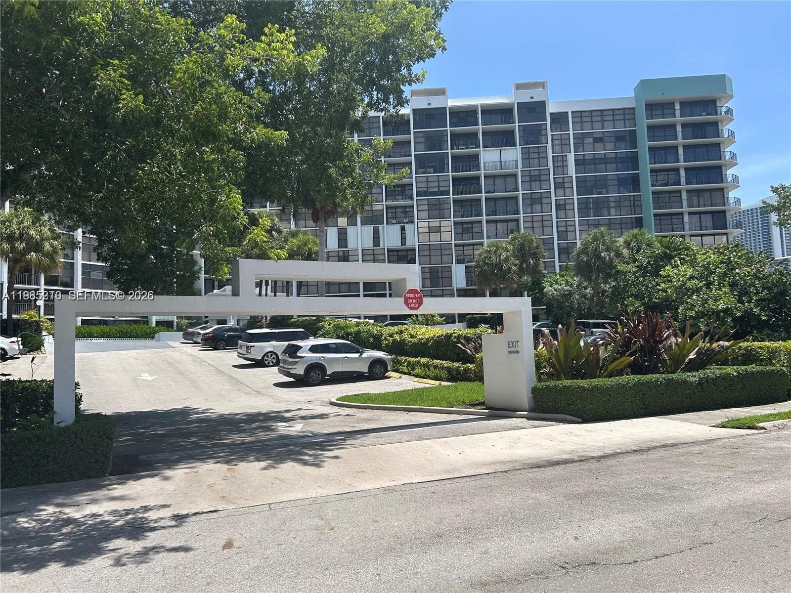 400 Leslie Dr # 308, Hallandale Beach FL 33009 photo 3
