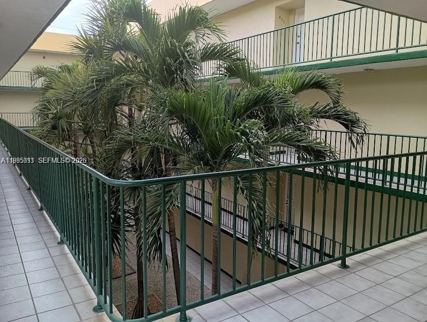 8321 NW 7th St # 307, Miami FL 33126 photo 4