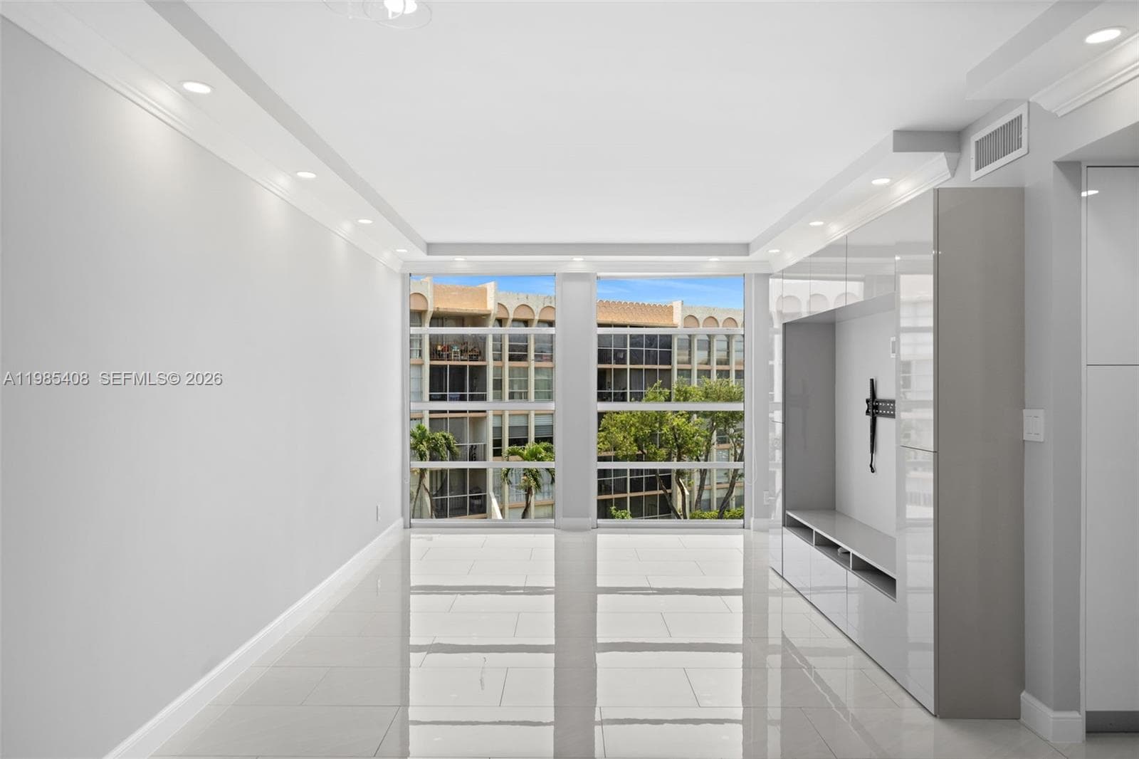 701 Three Islands Blvd # 411, Hallandale Beach FL 33009 photo 4