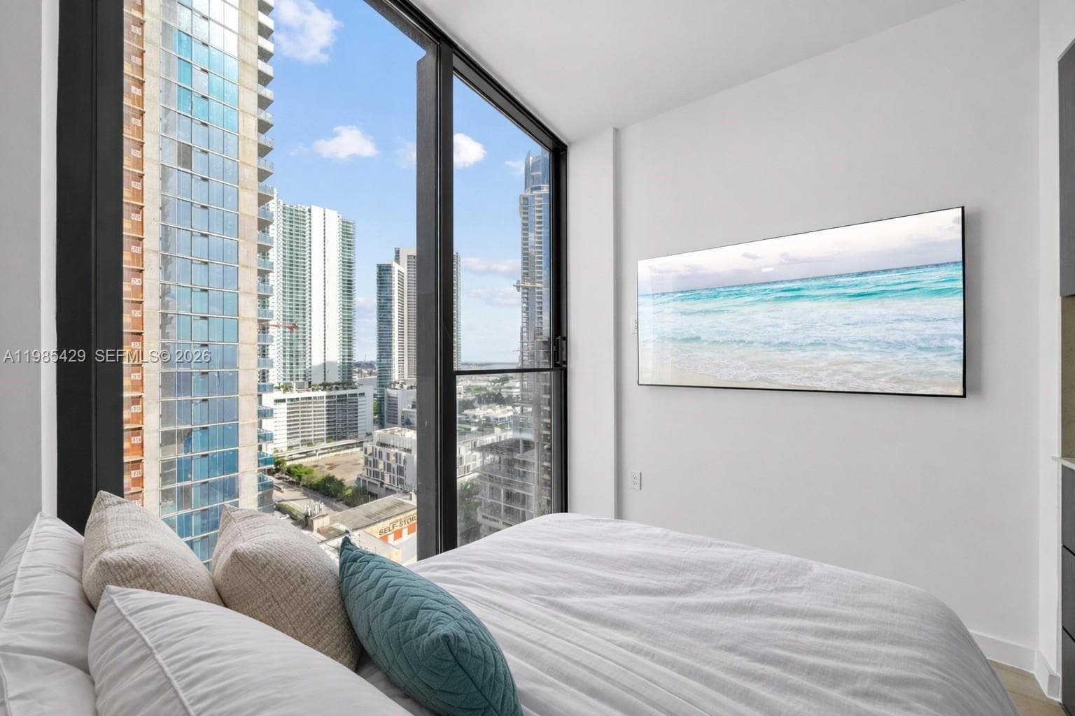 20 NE 11 ST # 2306B, Miami FL 33132