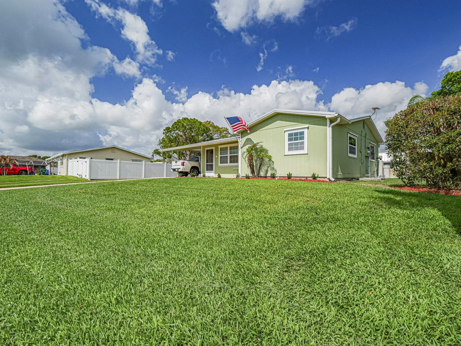 573 Autumn Terrace, Sebastian FL 32958 photo 5