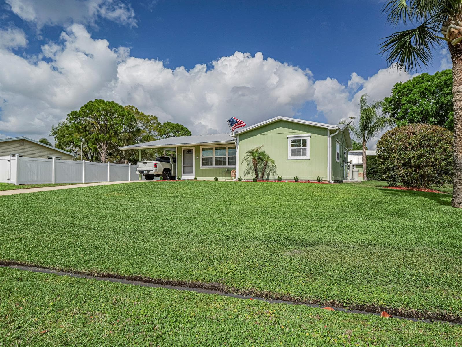 573 Autumn Terrace, Sebastian FL 32958 photo 4