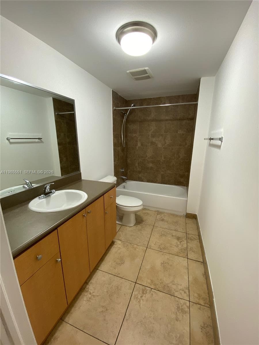 435 SW 12th Ave # 605, Miami FL 33130 photo 5