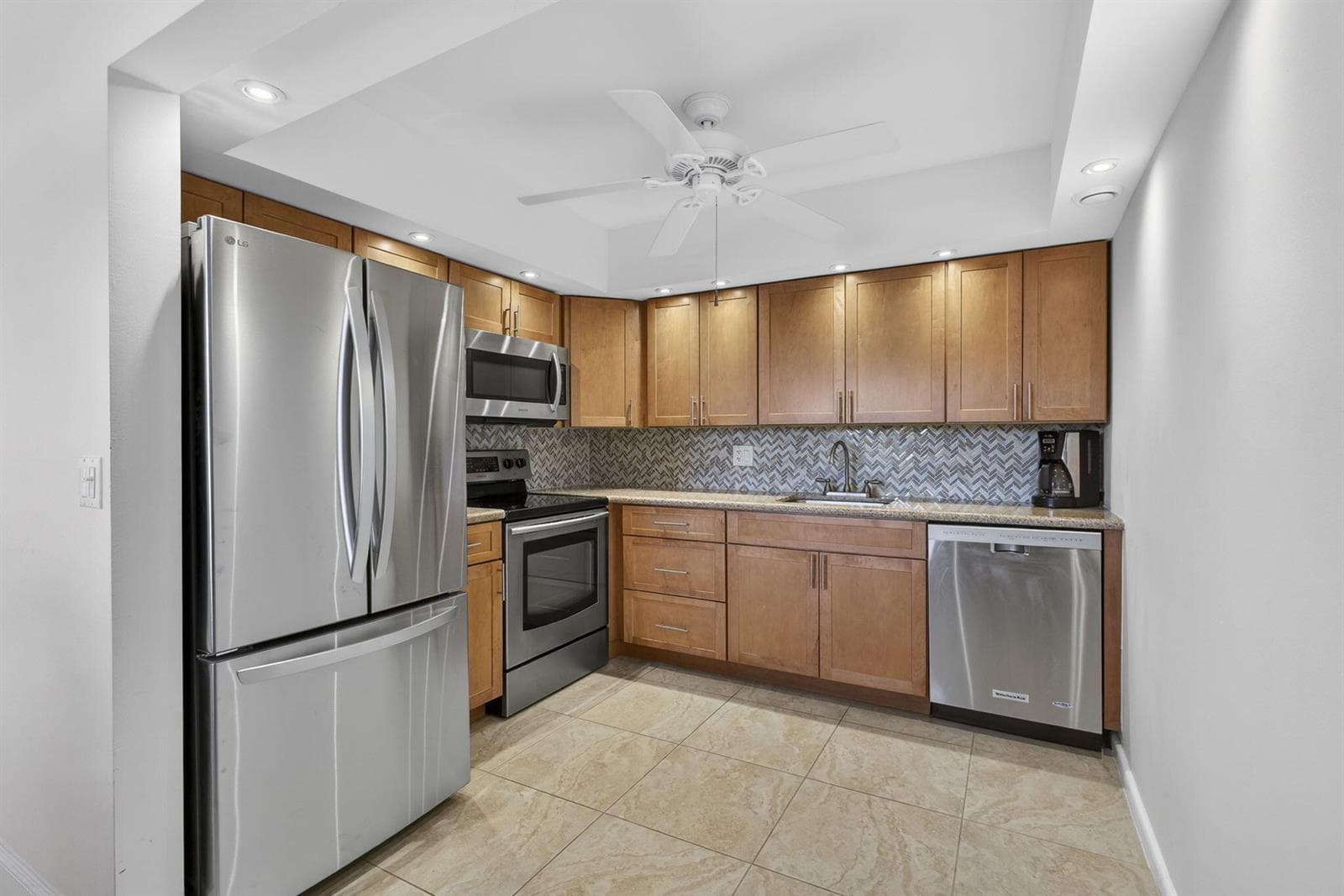 361 Wellington J, West Palm Beach FL 33417 photo 2
