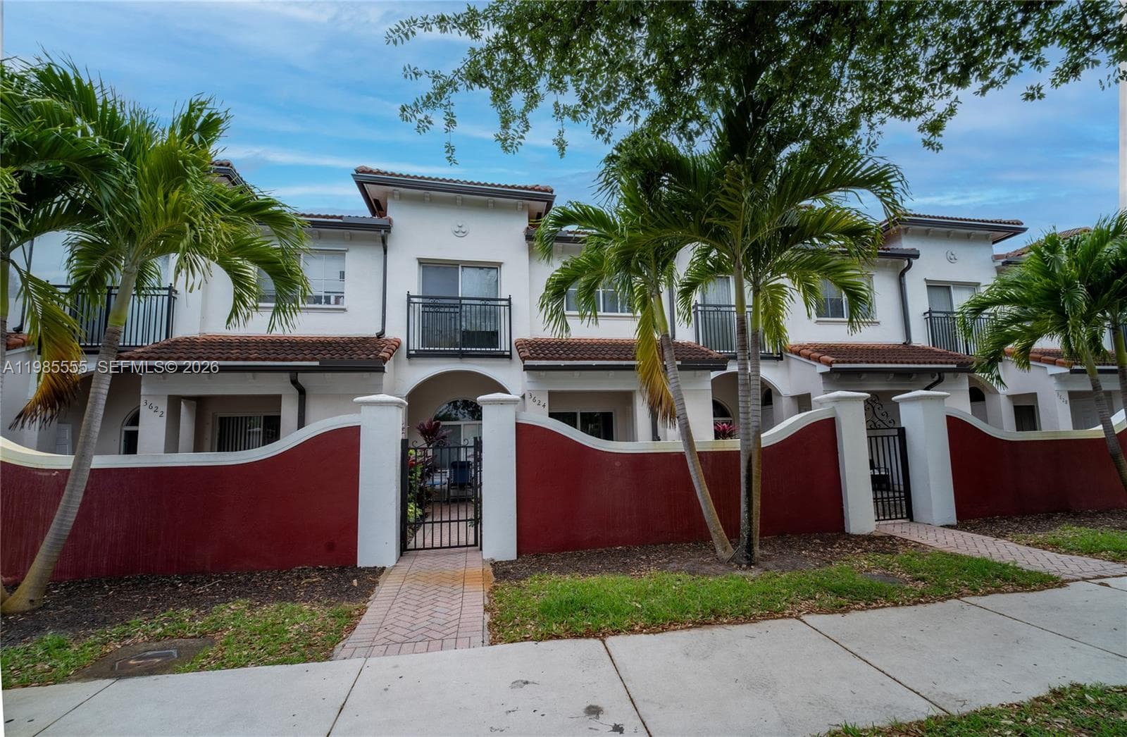 3624 NW 29th Pl, Lauderdale Lakes FL 33311 photo 2