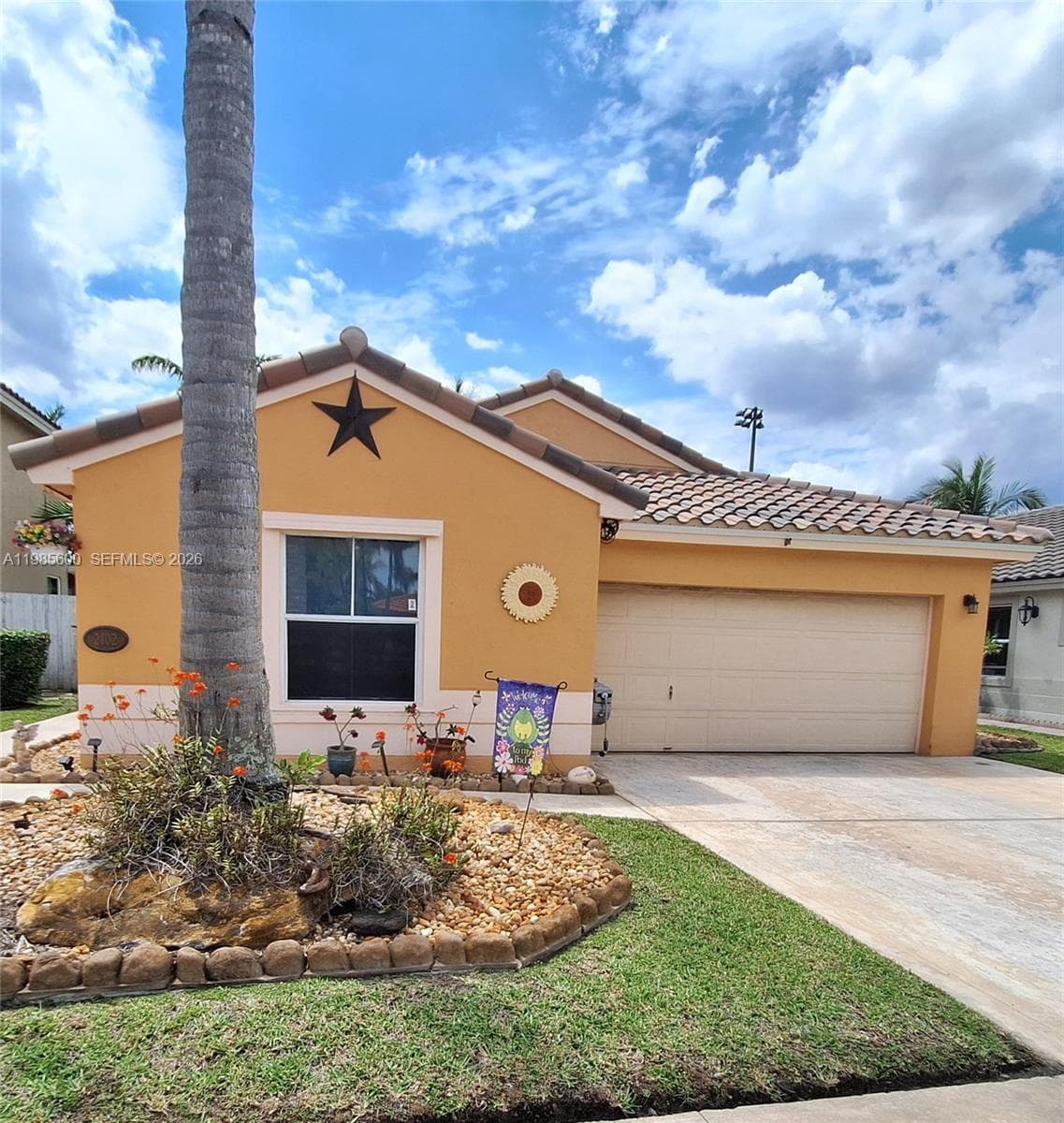 2102 NW 193rd Ave, Pembroke Pines FL 33029