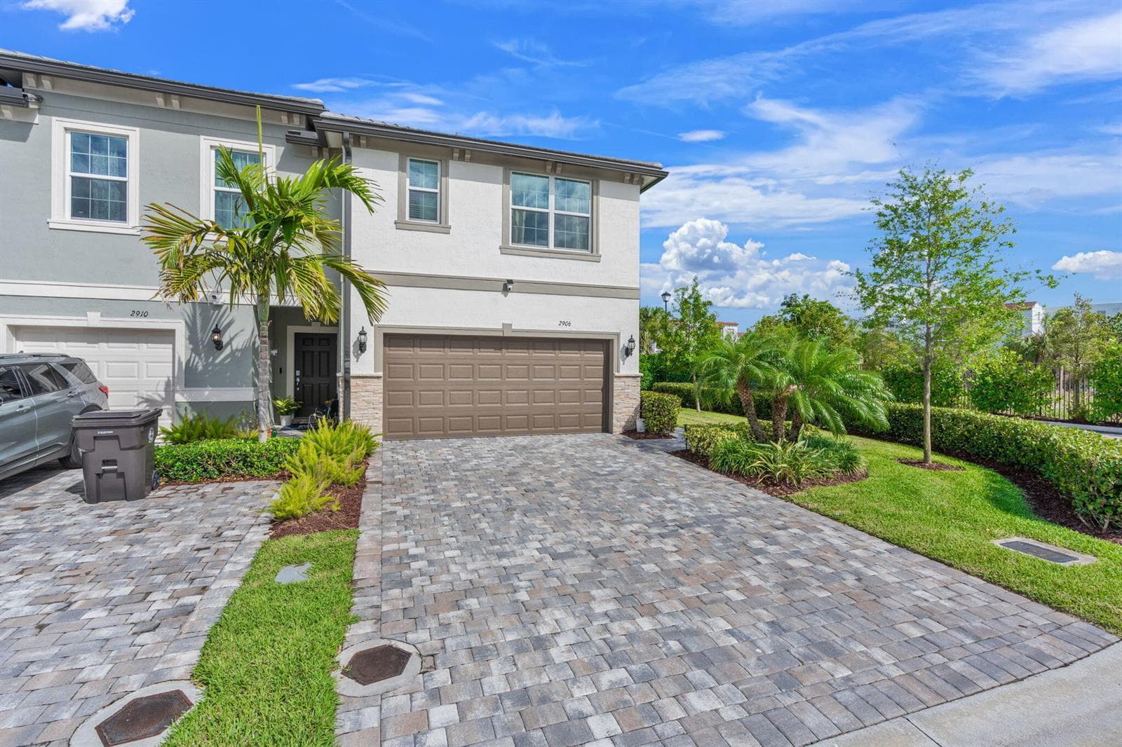 2906 Olivia Avenue, Lauderdale Lakes FL 33311 photo 2