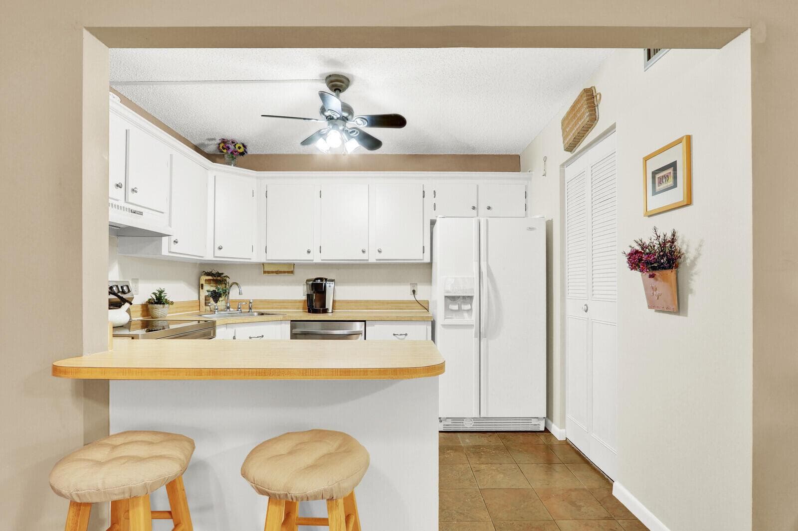 338 Knotty Pine Circle # D1, FL 33463 photo 5